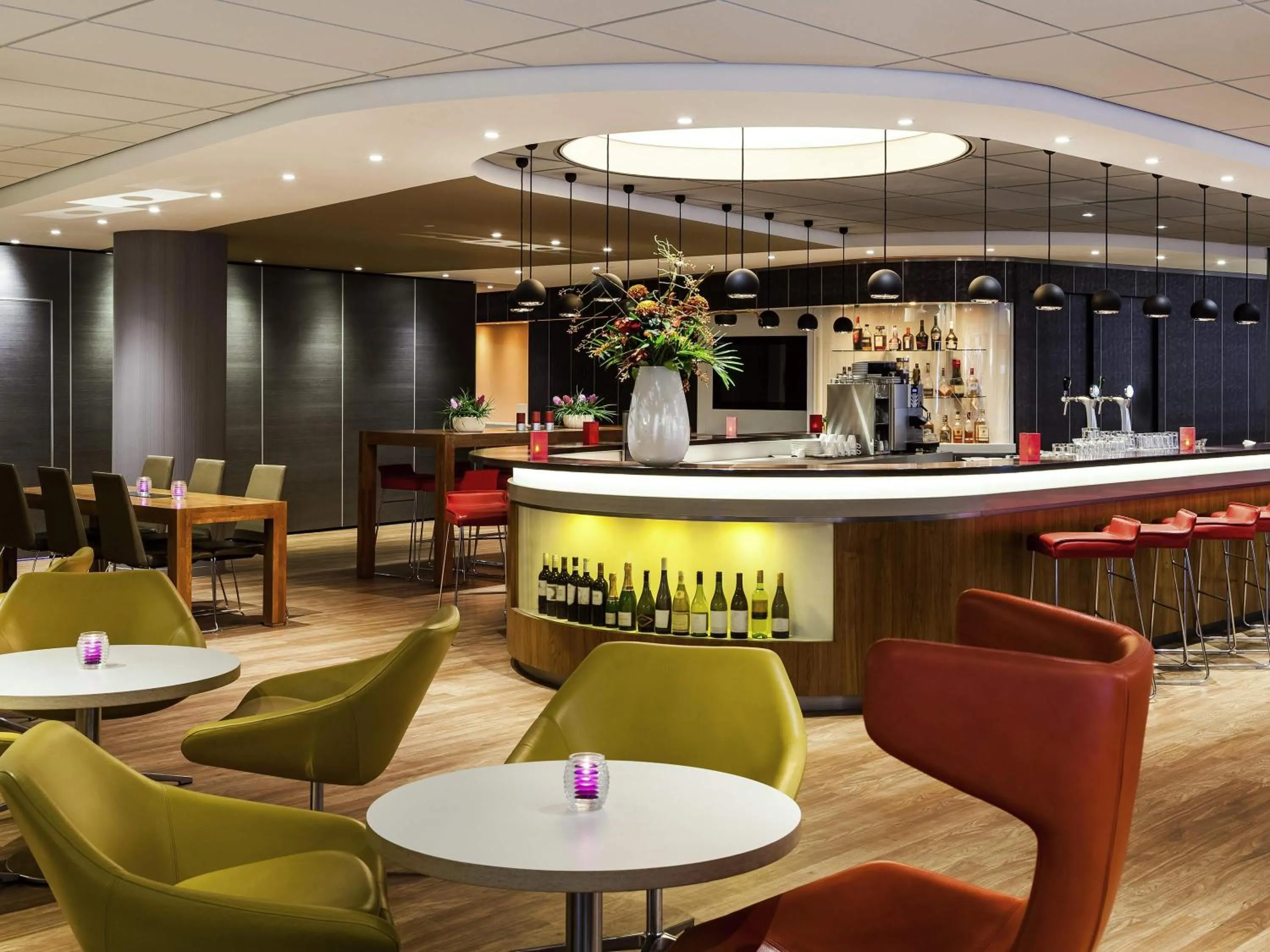 Restaurant/places to eat in Novotel Den Haag City Centre