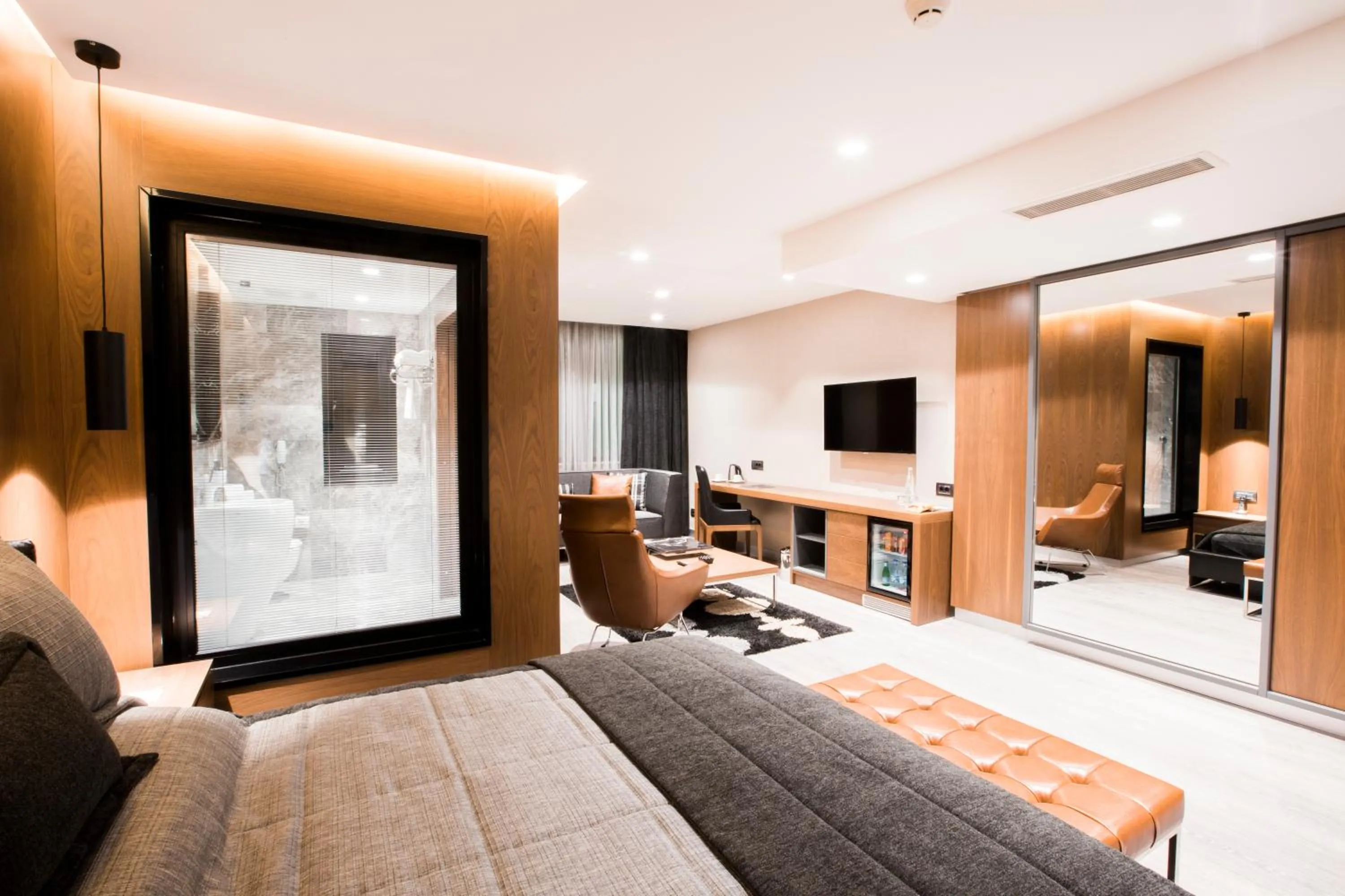 Photo of the whole room, Bed in Zeniva Hotel