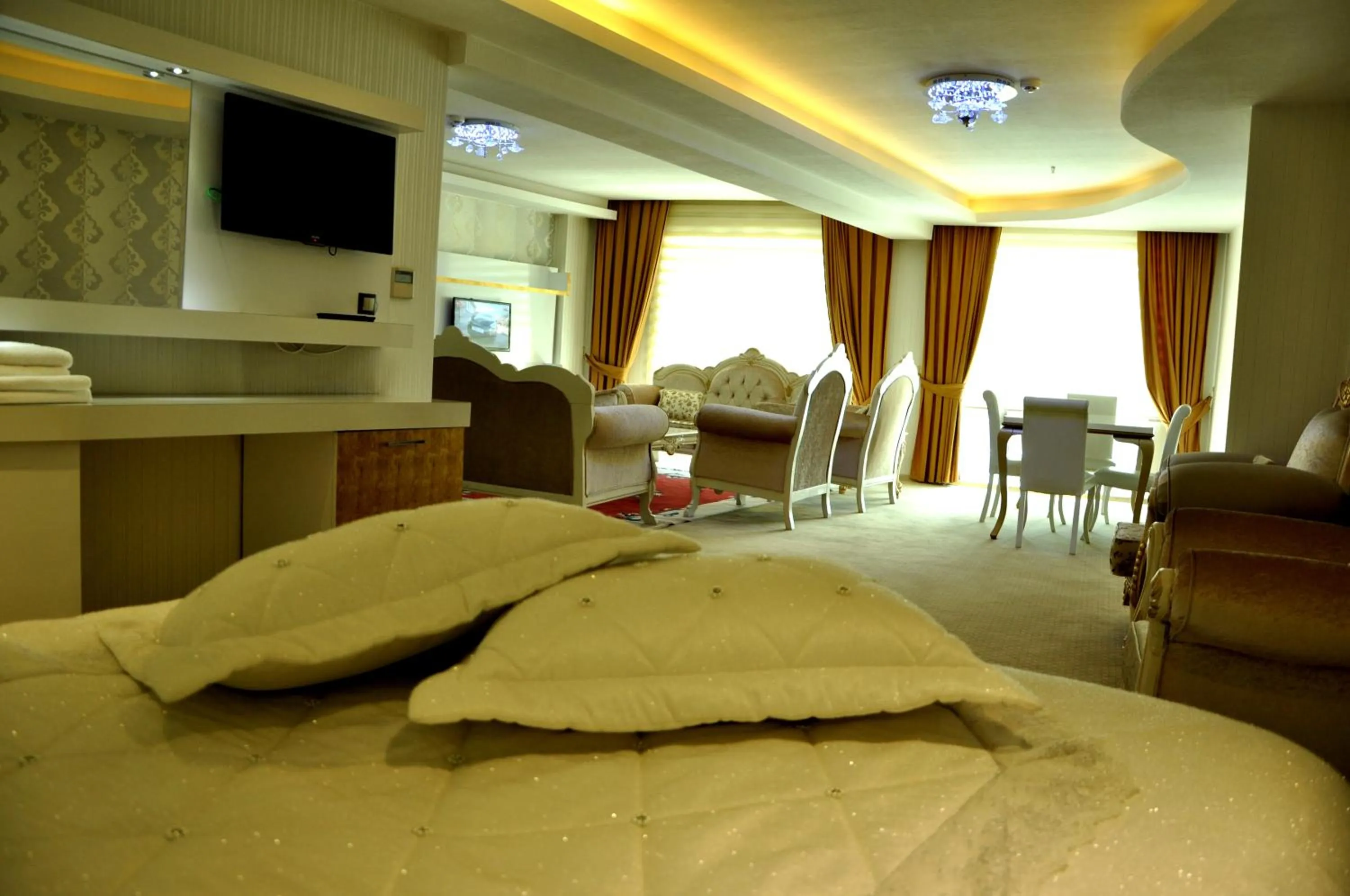 Bed in The Ancient Mesopotamia Hotel