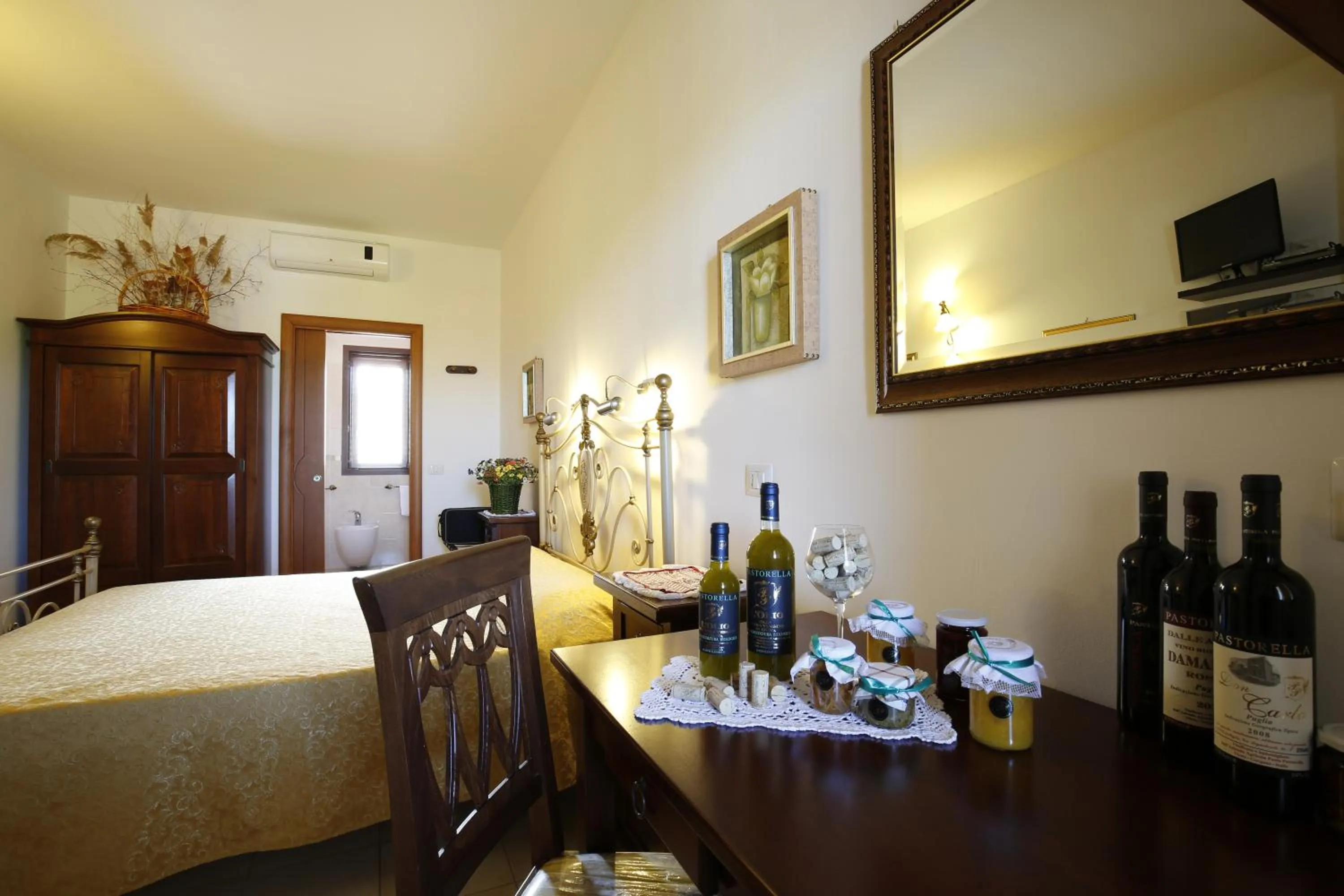 Photo of the whole room, Bed in Agriturismo Posta Pastorella