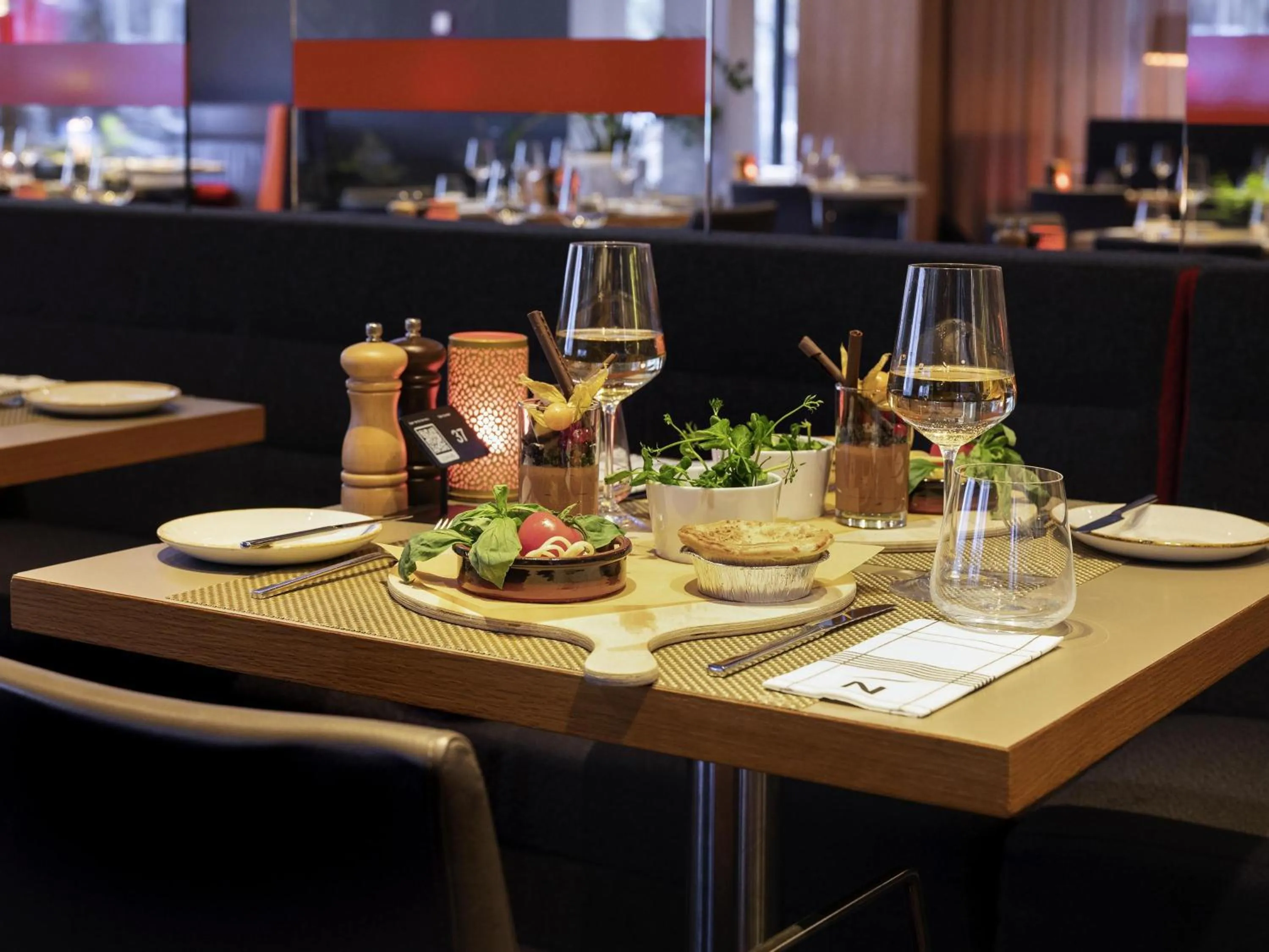 Restaurant/places to eat in Novotel Amsterdam City