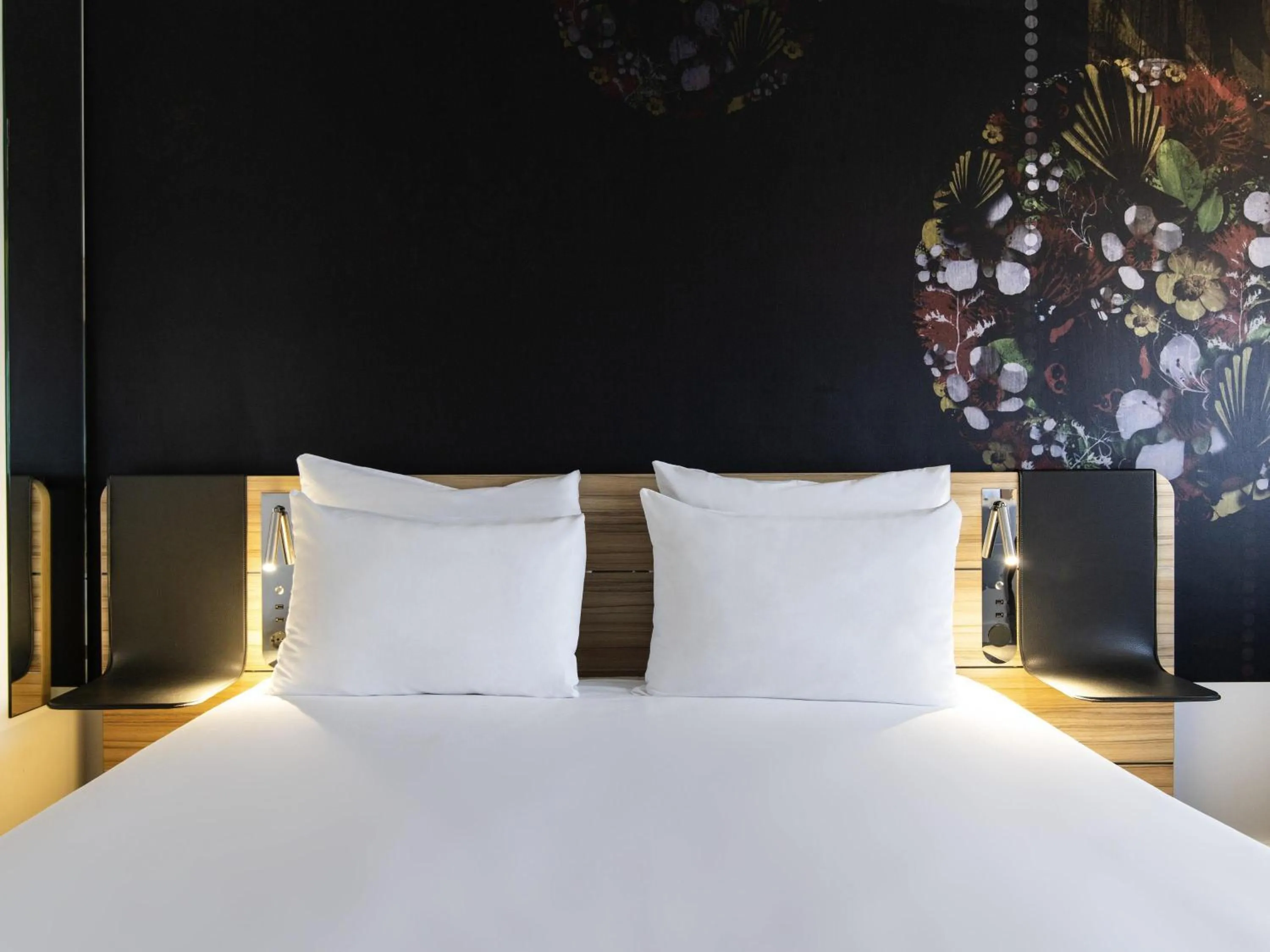 Bedroom, Bed in Novotel Amsterdam City