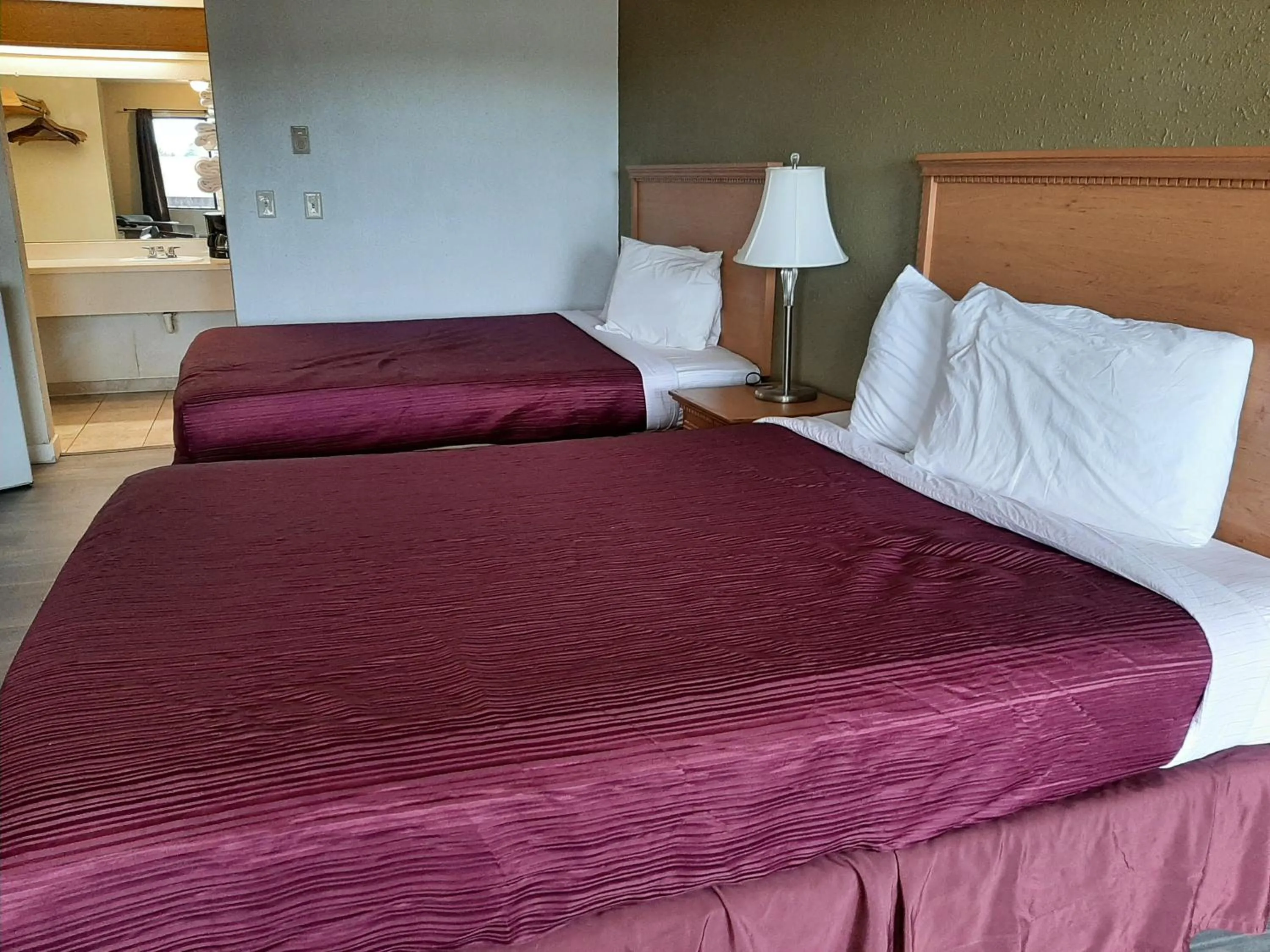 Bed in Centralia Inn