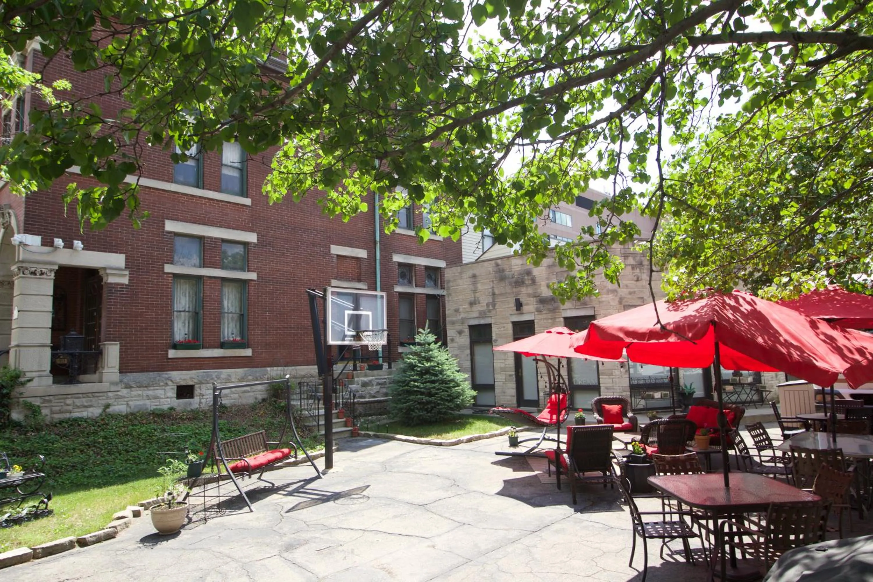 Property building in Mansion on The Mile B&B