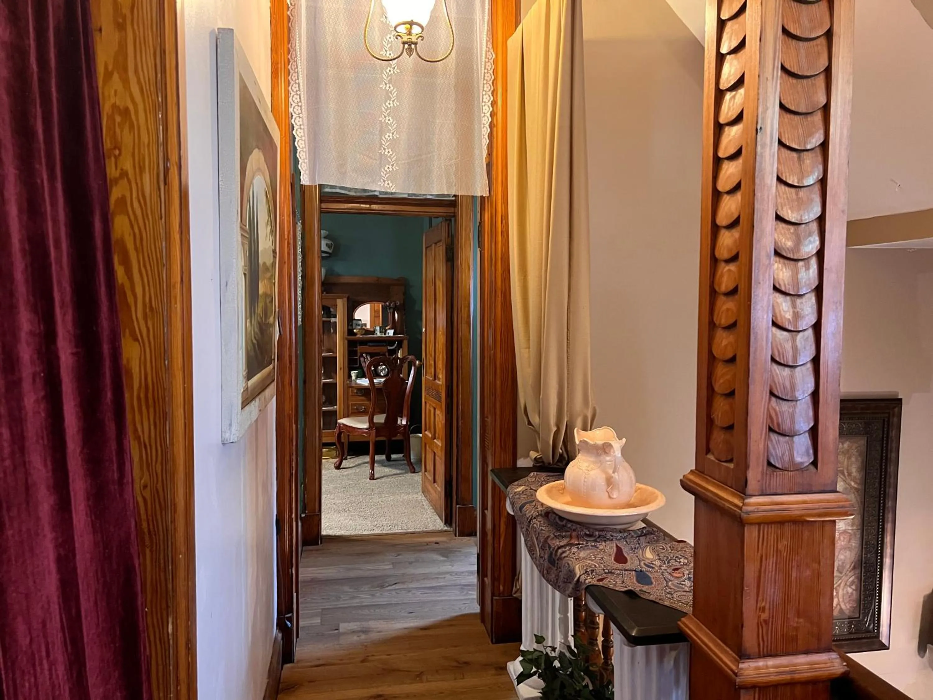 Facade/entrance in Mansion on The Mile B&B