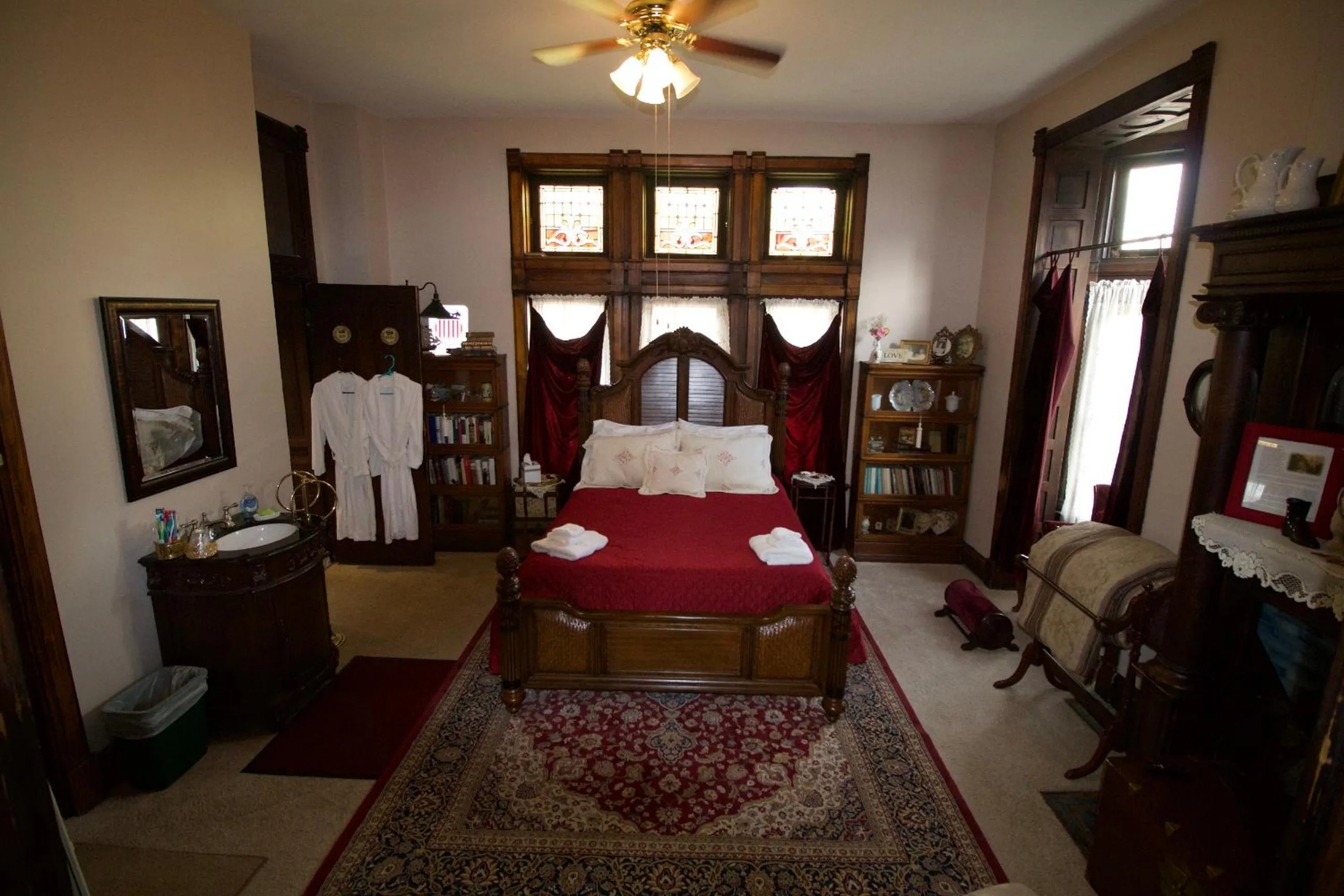 Property building, Bed in Mansion on The Mile B&B