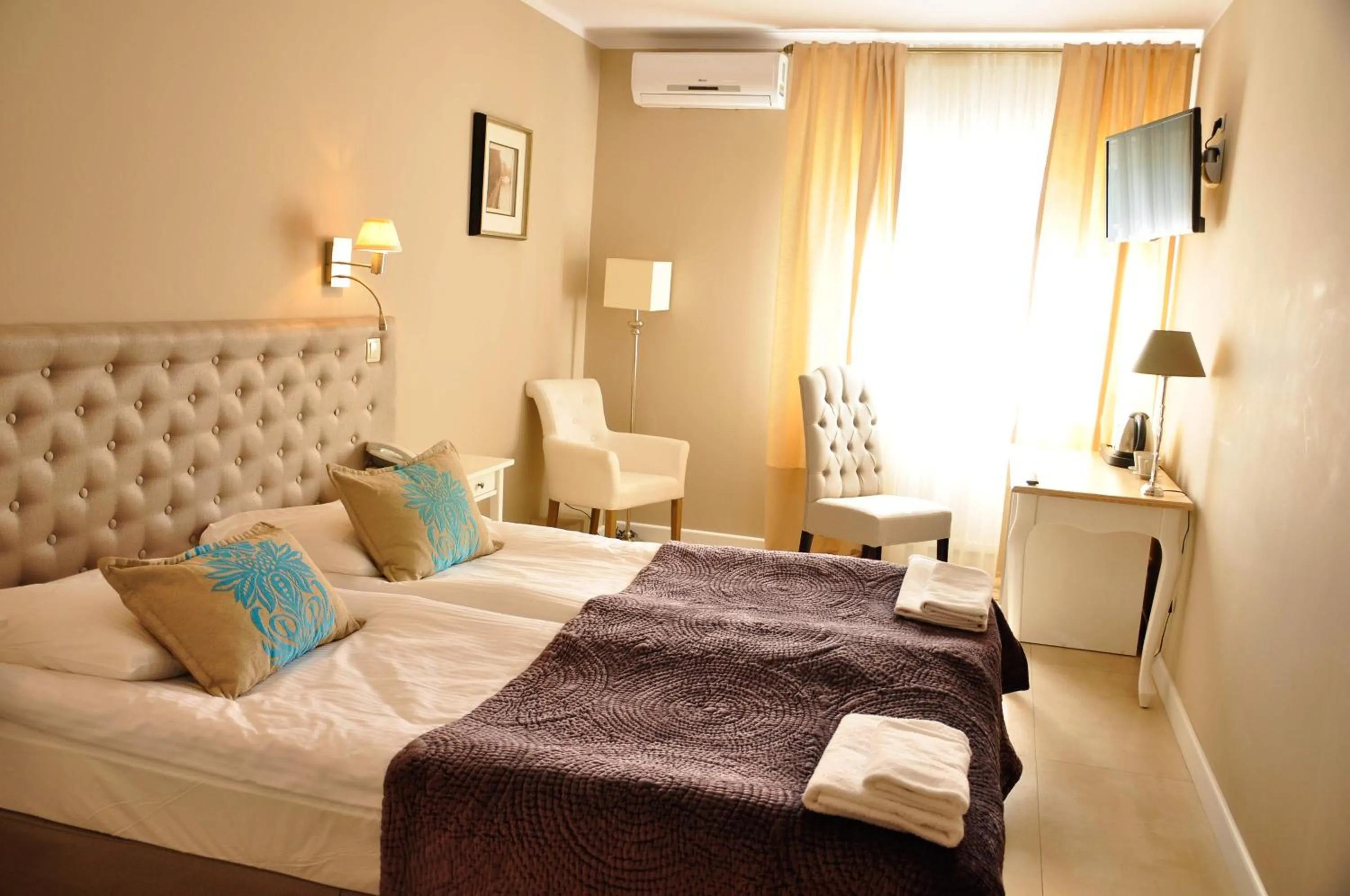 Bed in Riviera Resort Airport Modlin