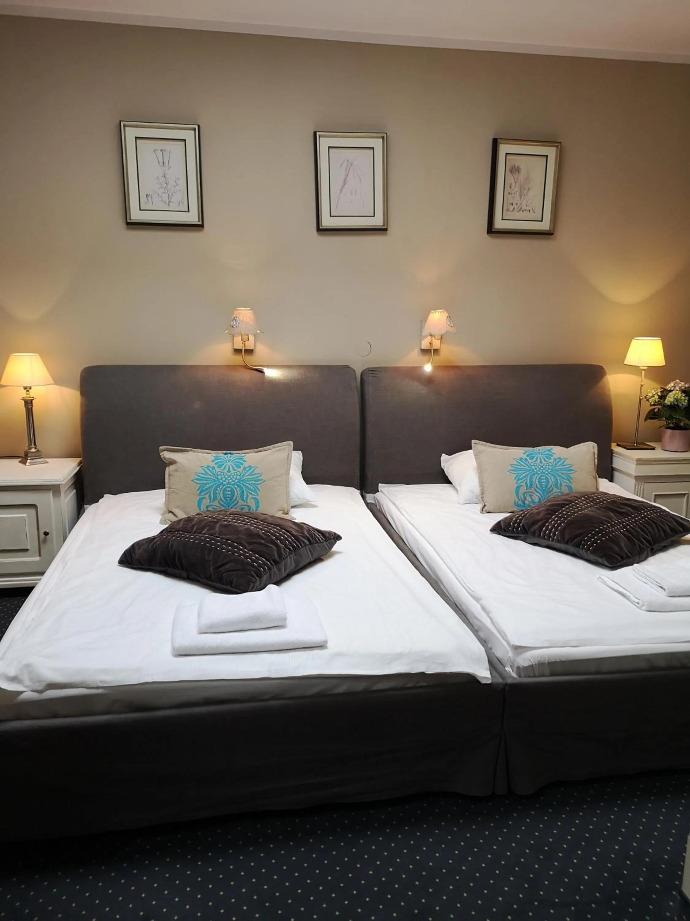 Bed in Riviera Resort Airport Modlin