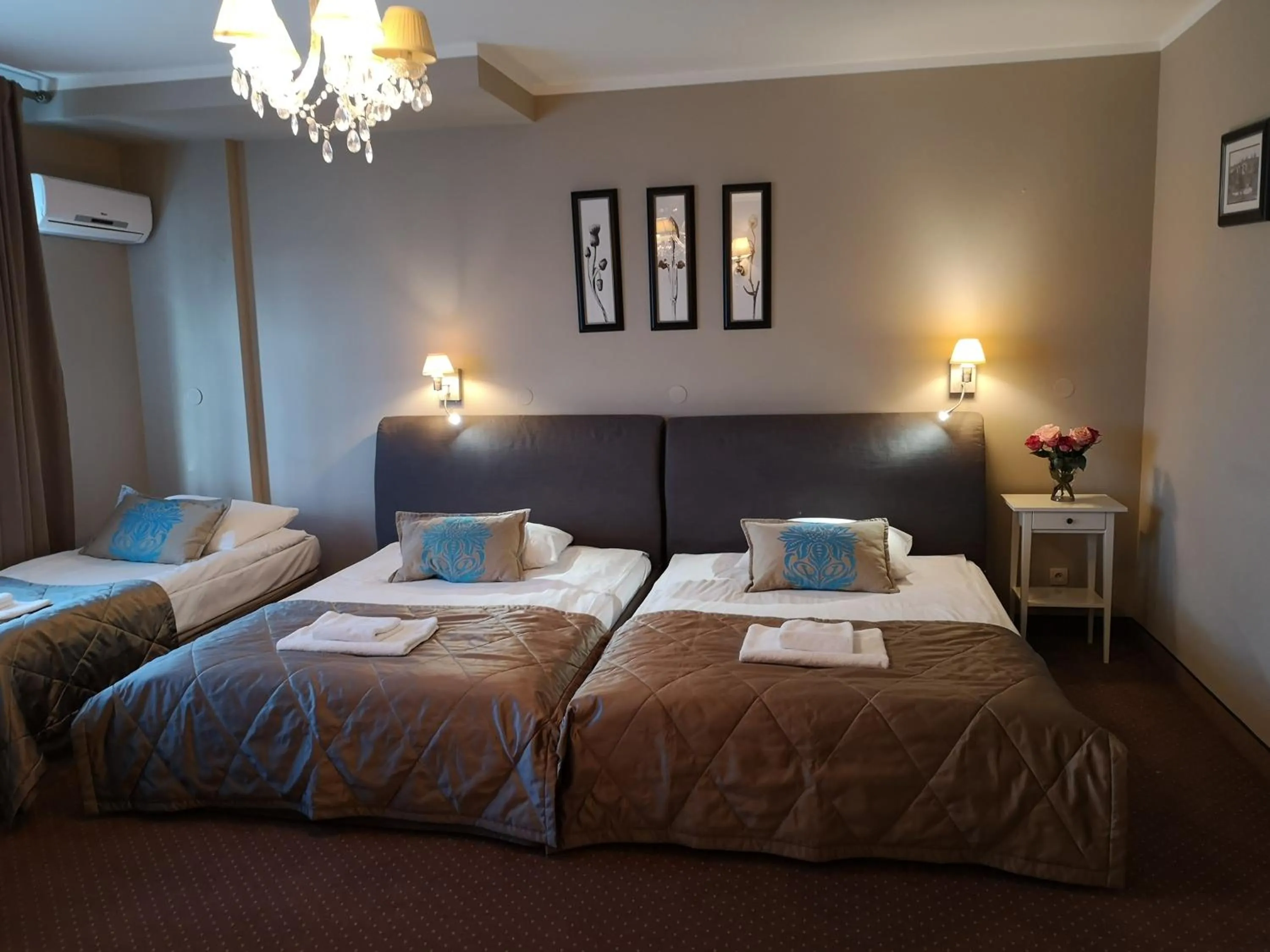 Bed in Riviera Resort Airport Modlin