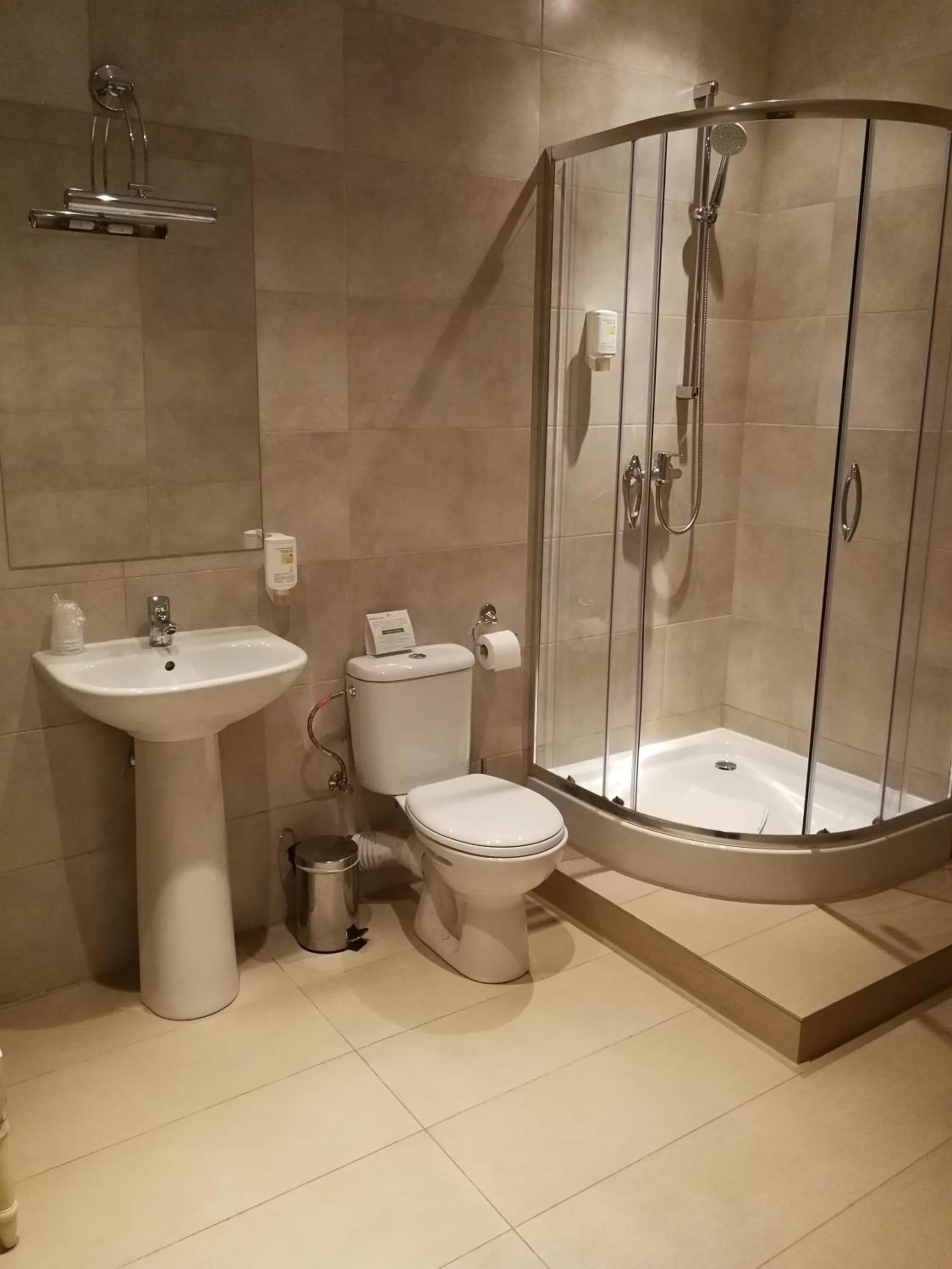 Shower in Riviera Resort Airport Modlin