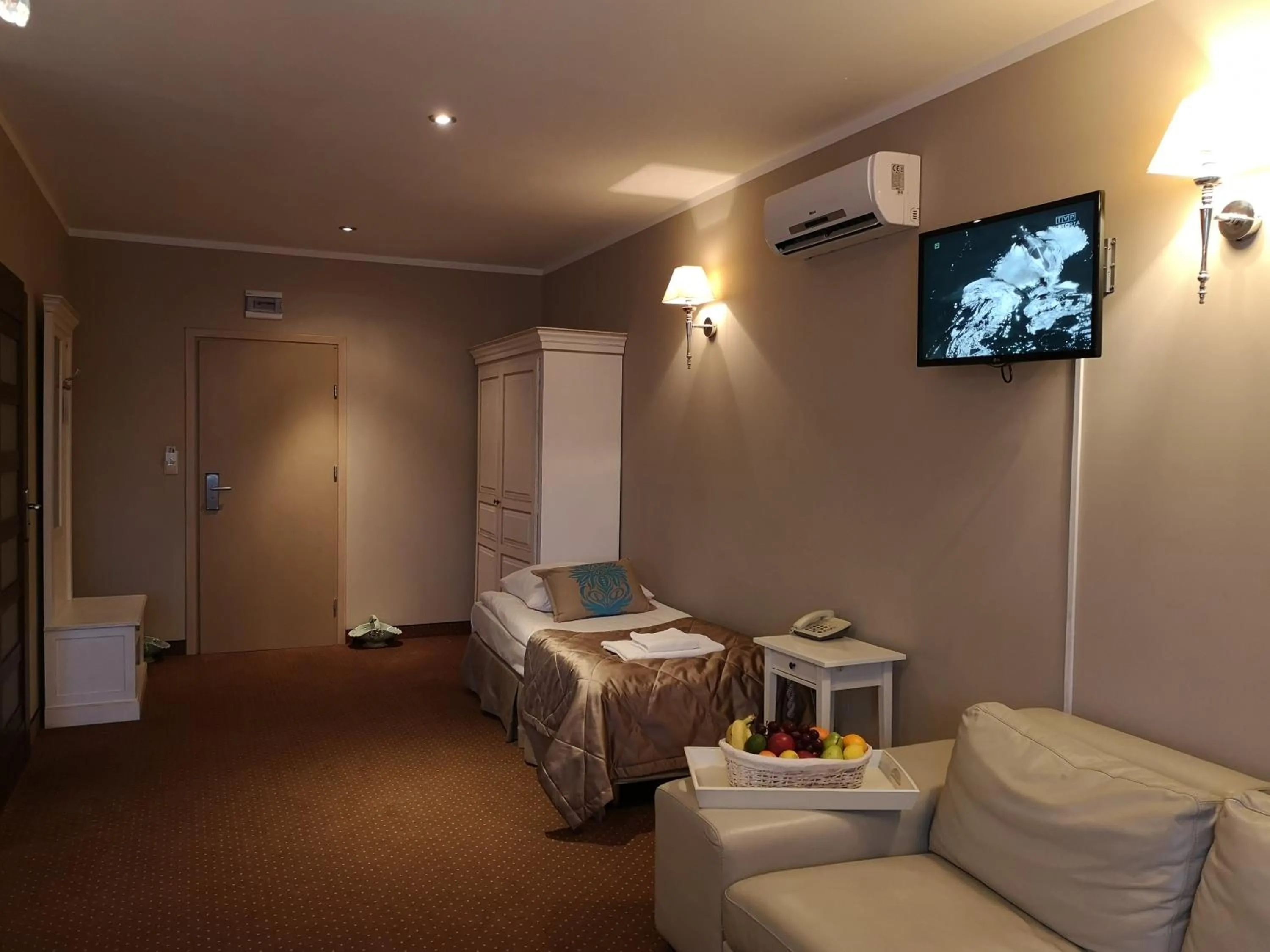 Bed in Riviera Resort Airport Modlin