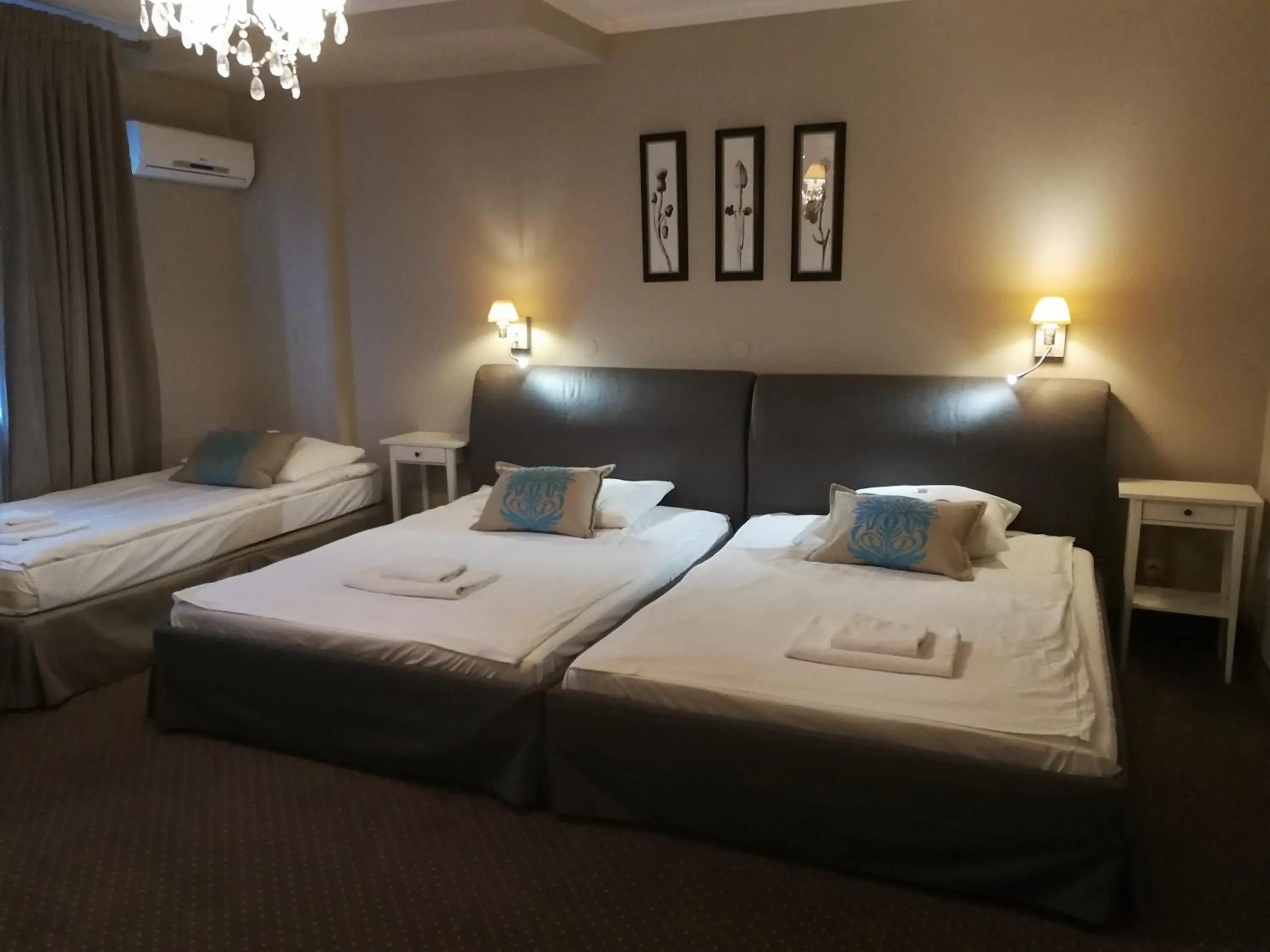 Bed in Riviera Resort Airport Modlin