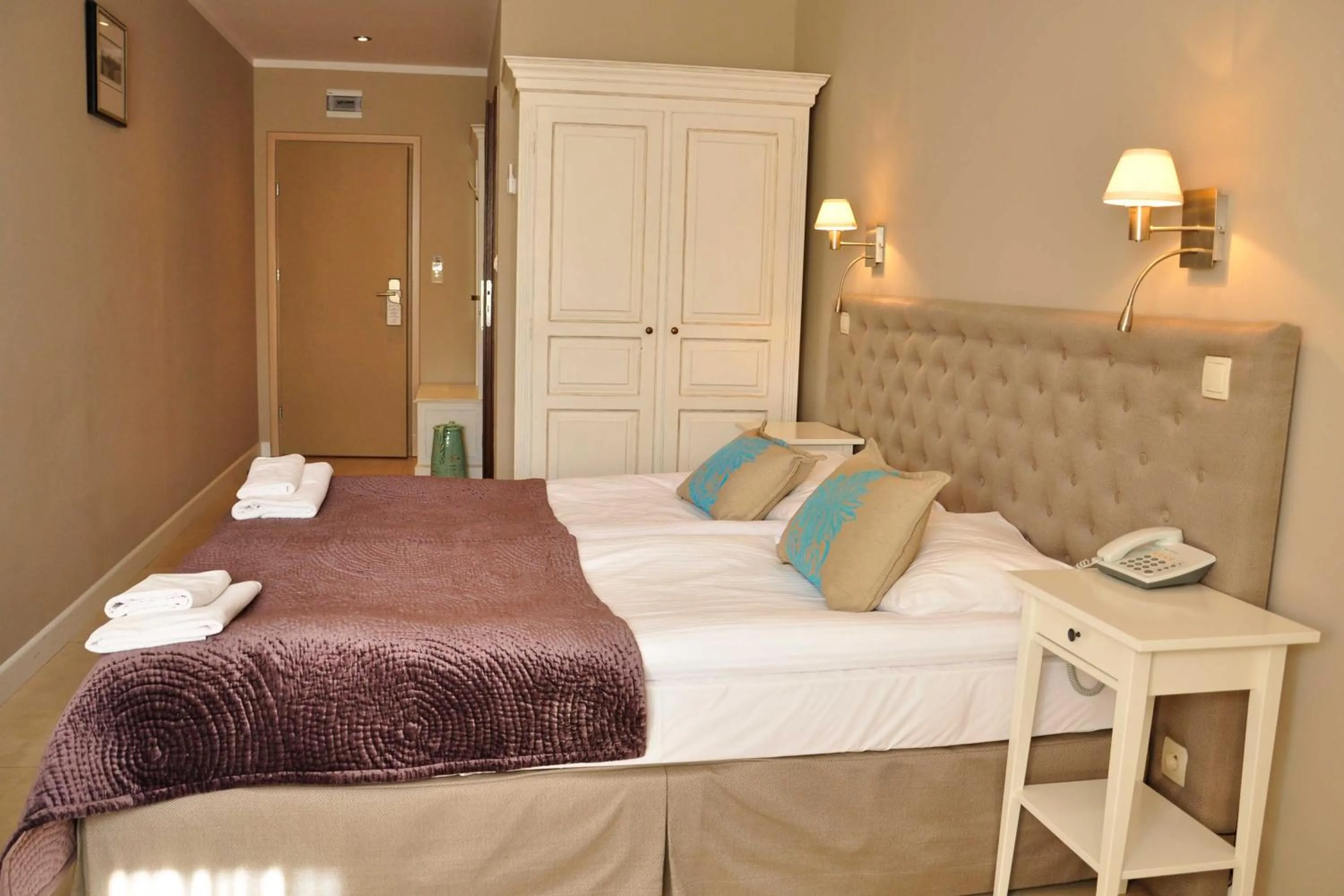 Bed in Riviera Resort Airport Modlin