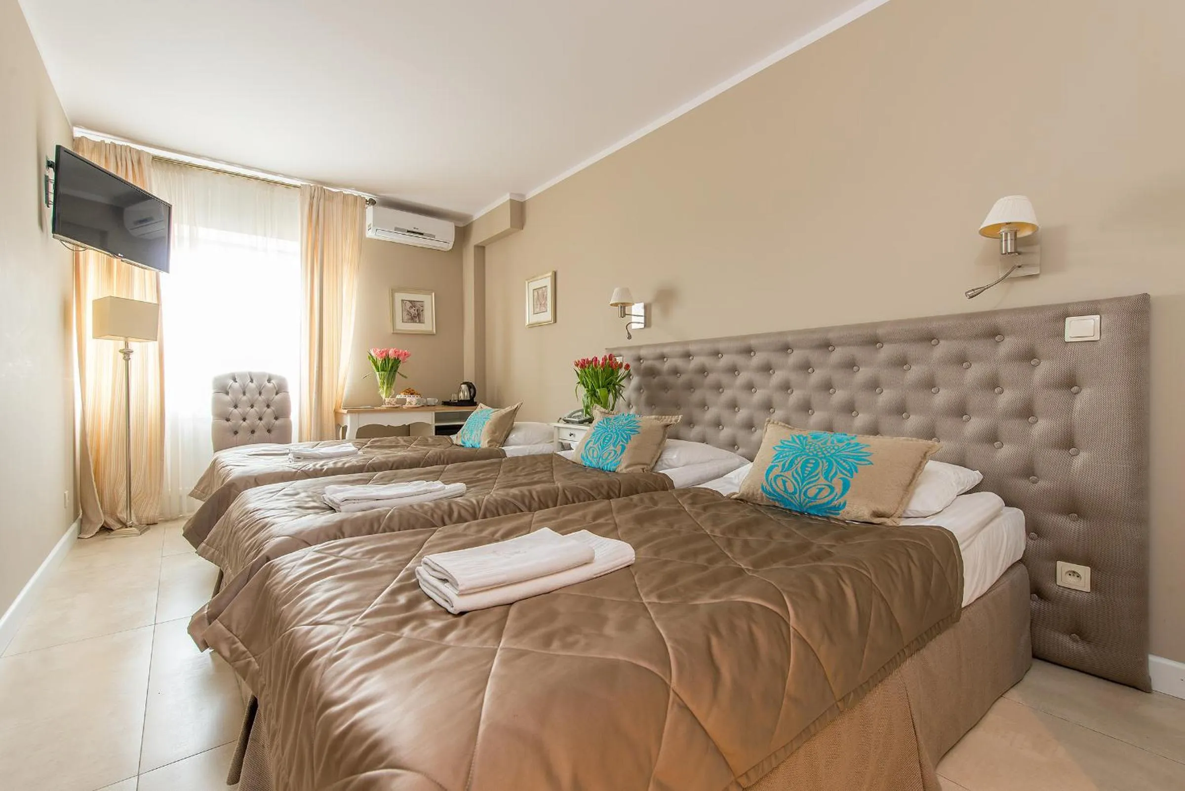 Bed in Riviera Resort Airport Modlin