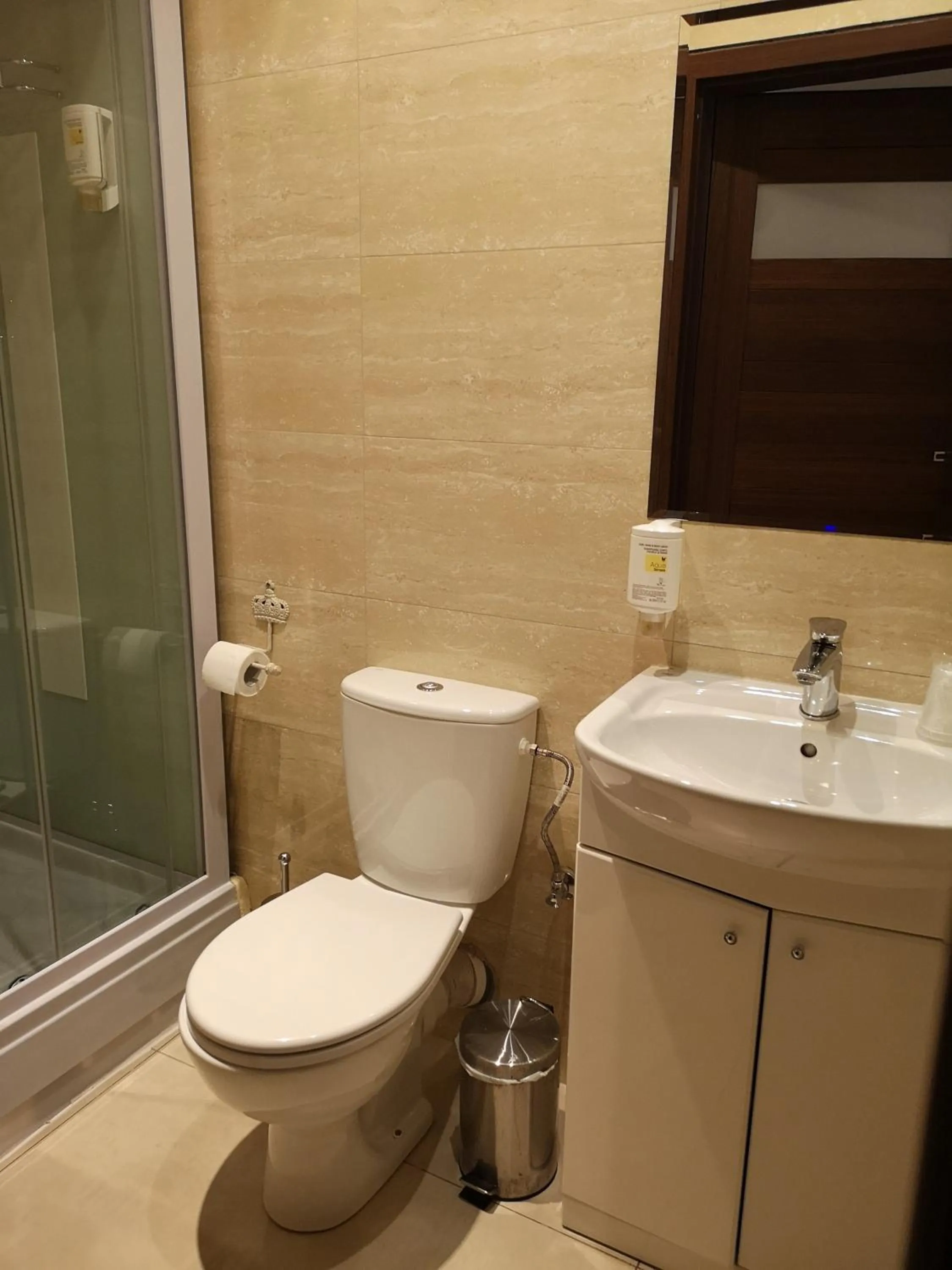 Shower in Riviera Resort Airport Modlin