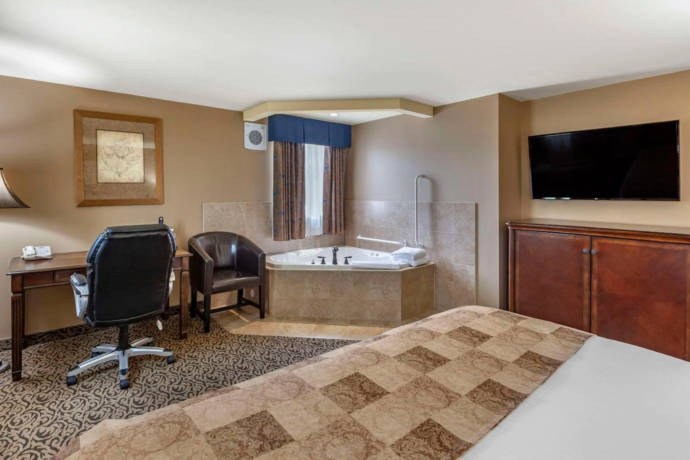 Bedroom, Bed in The Parlour Inn, an Ascend Collection Hotel