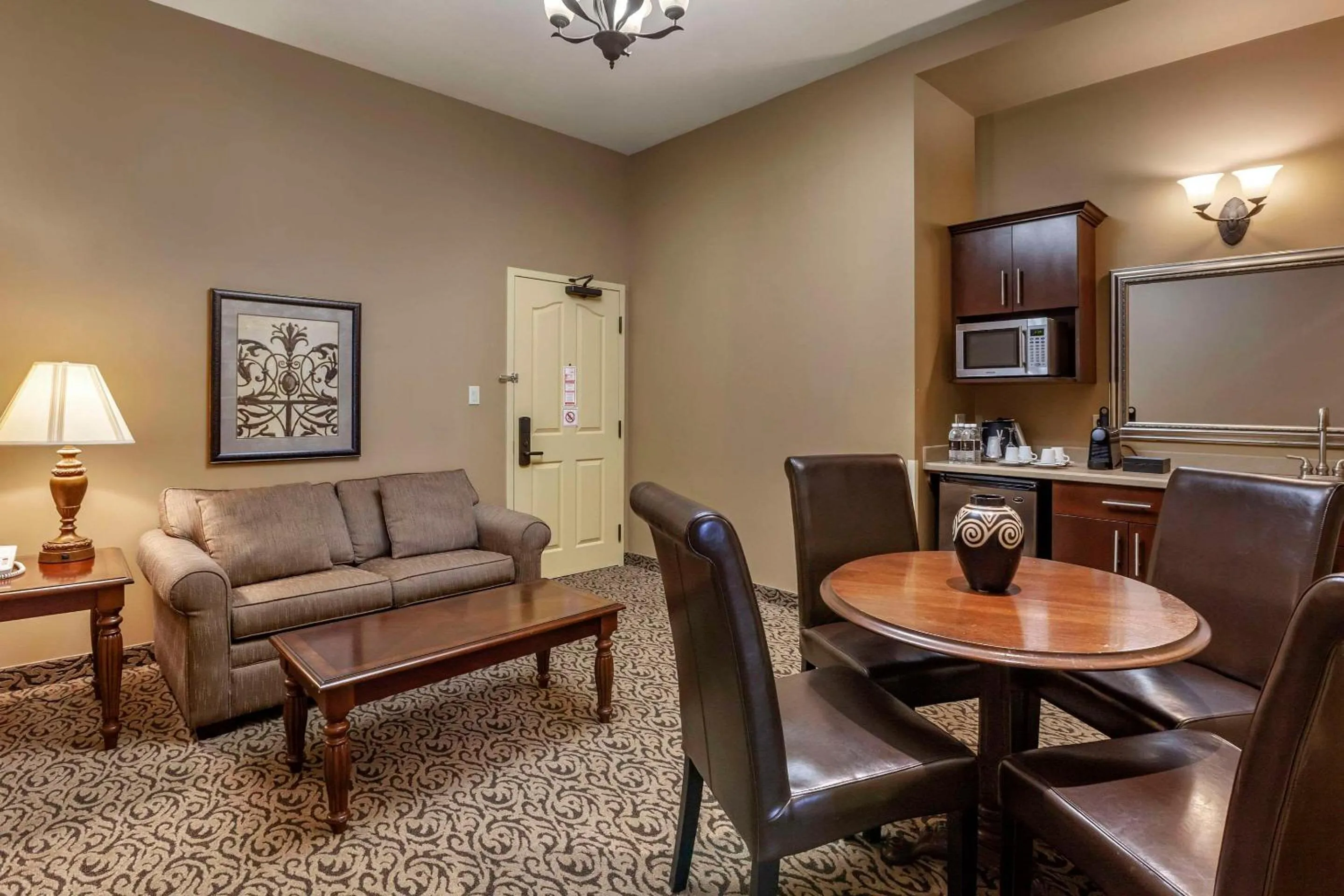 Bedroom in The Parlour Inn, an Ascend Collection Hotel