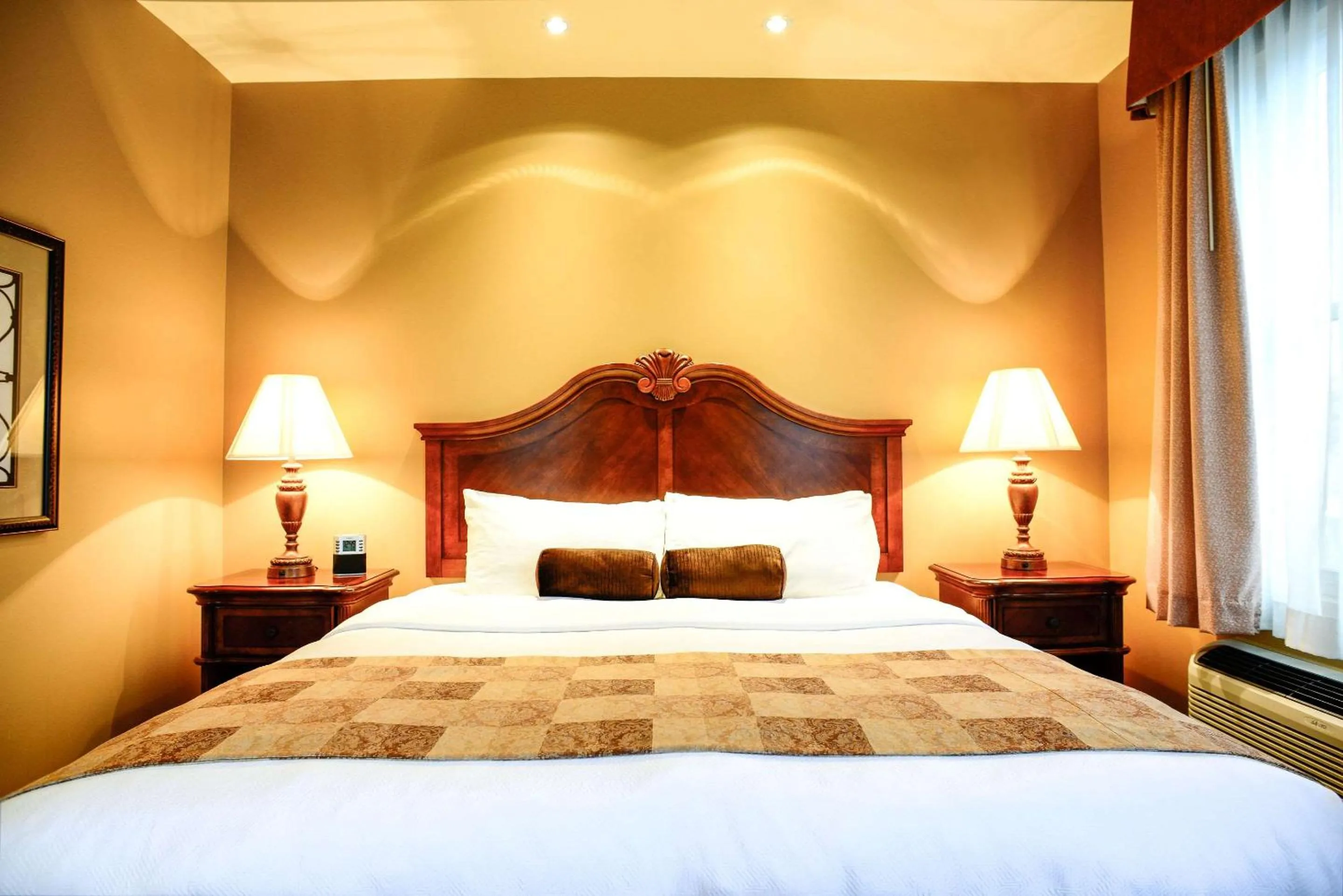 Photo of the whole room, Bed in The Parlour Inn, an Ascend Collection Hotel