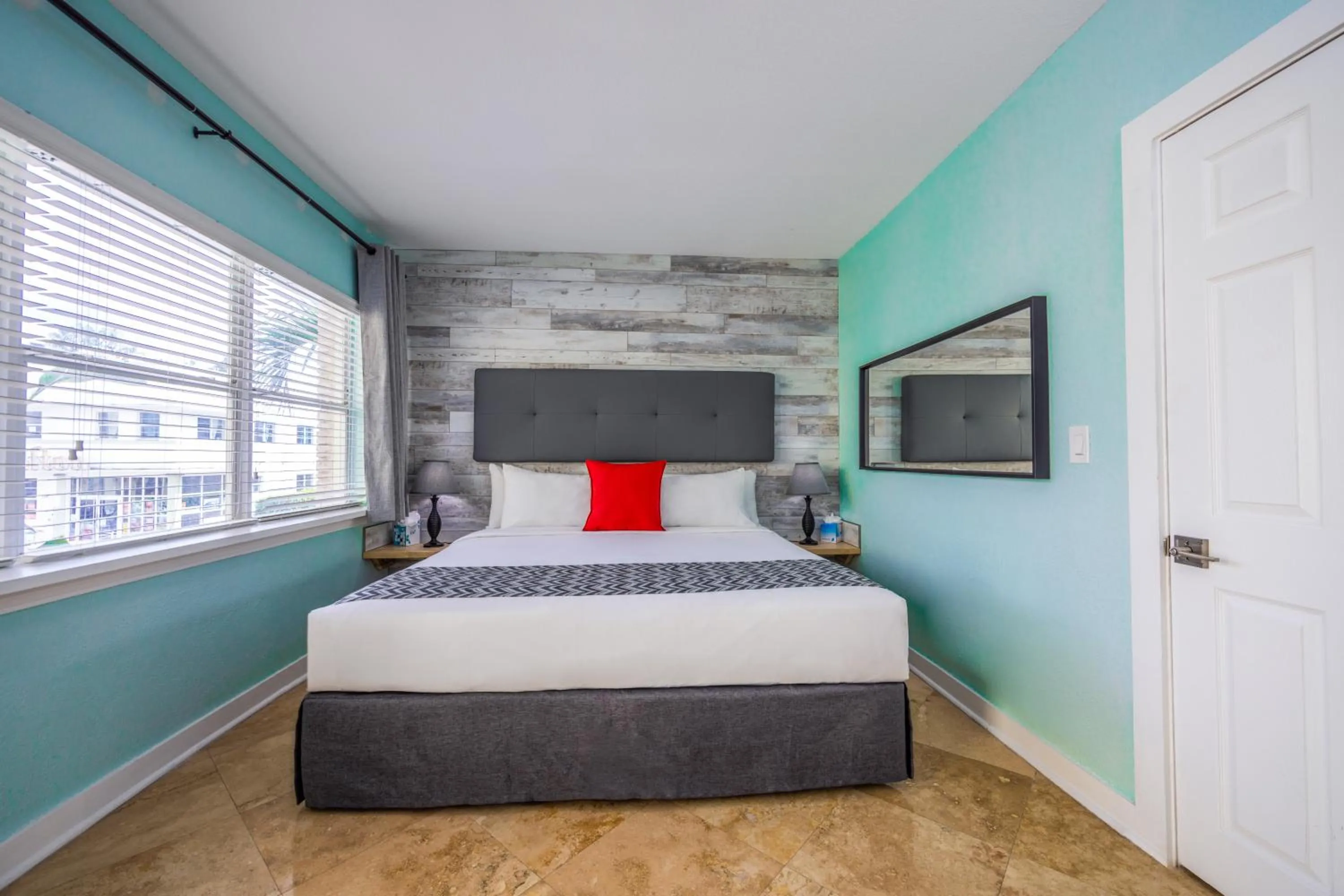 Bed in Suites on South Beach