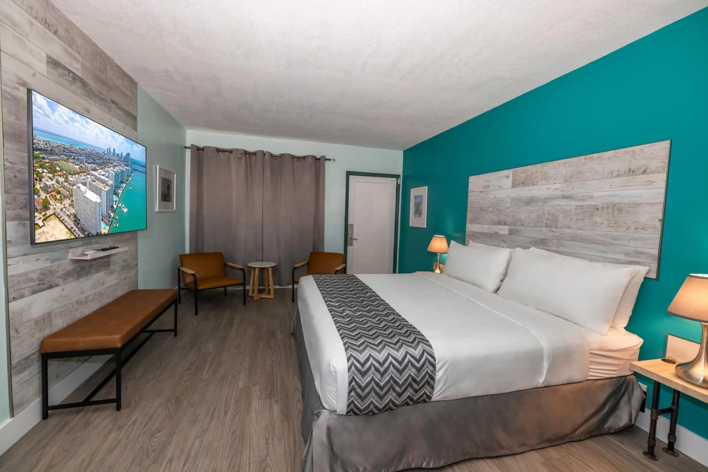 Bed in Suites on South Beach