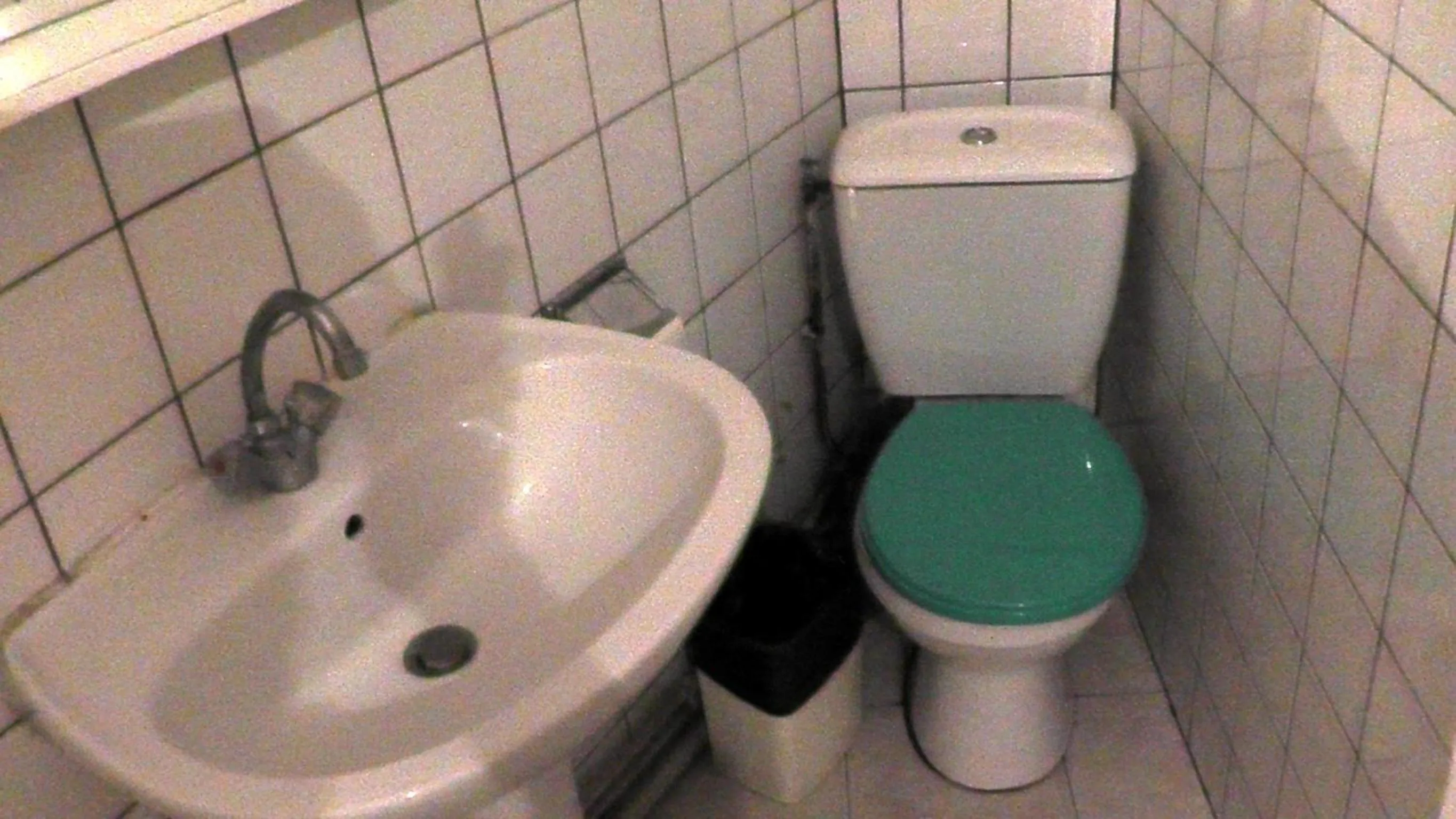 Toilet in Hôtel de la Renaissance
