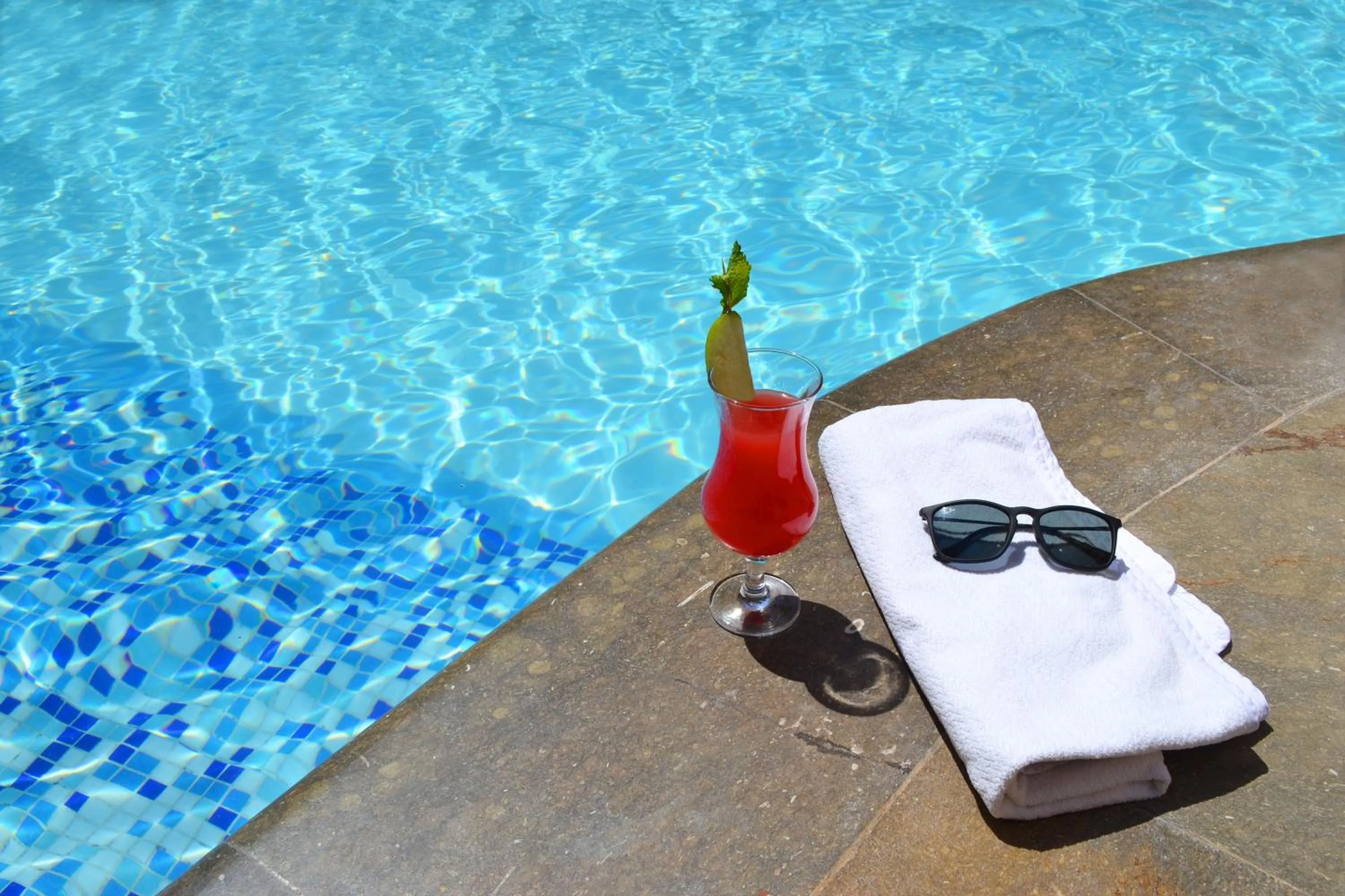 Swimming pool in Hotel Windsor Barranquilla