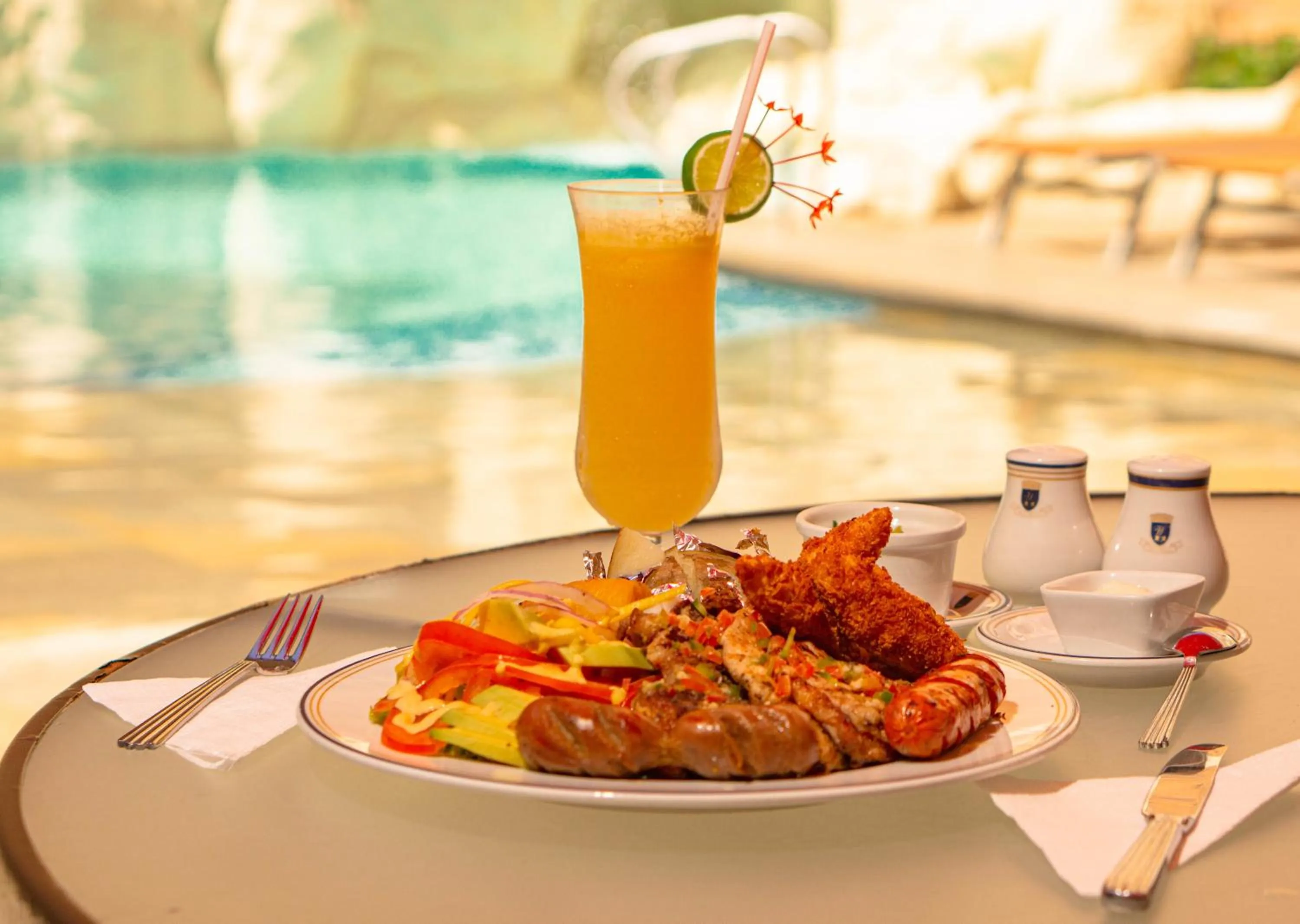 Swimming pool in Hotel Windsor Barranquilla