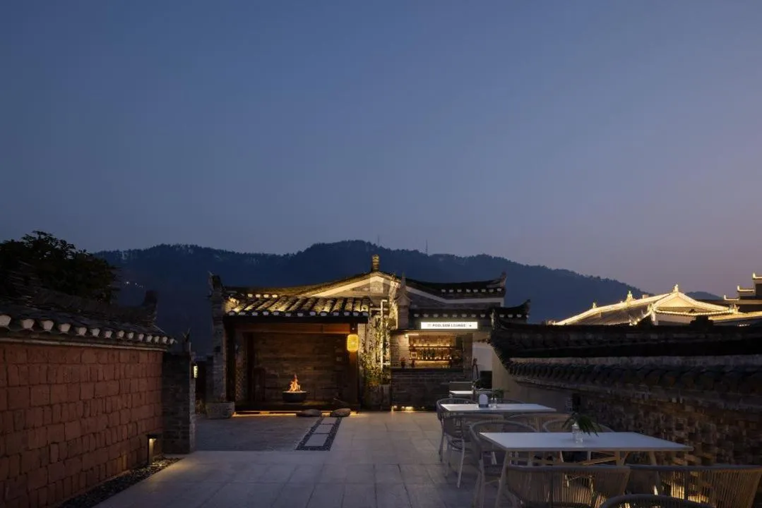 Property building in Phoenix Hall House Hotel