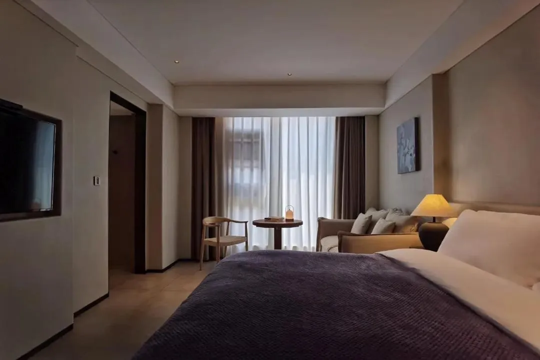 Bed in Phoenix Hall House Hotel