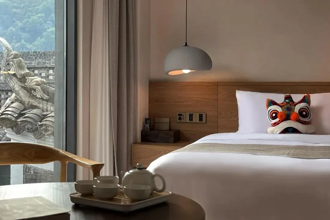 Bed in Phoenix Hall House Hotel