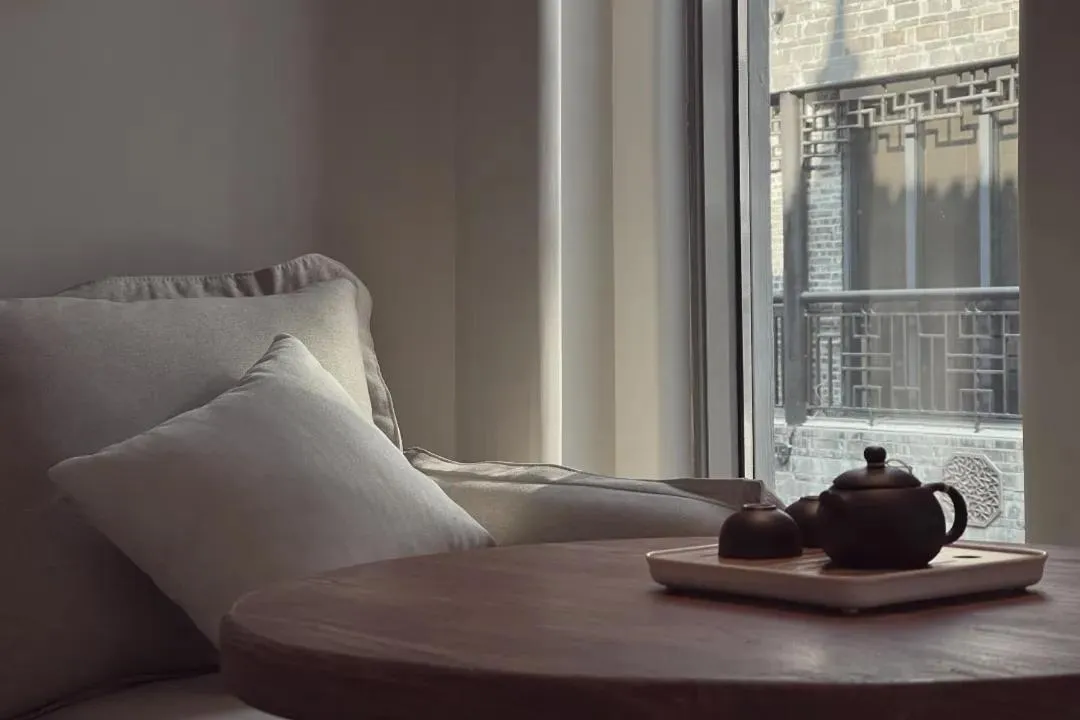 Seating area, Bed in Phoenix Hall House Hotel