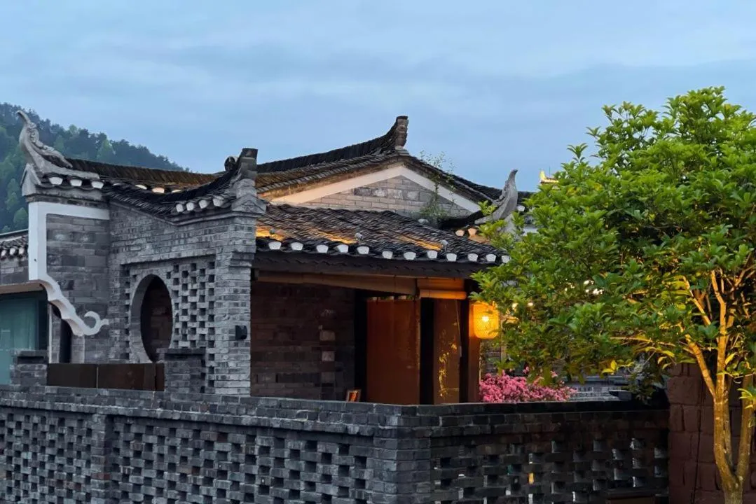 Property building in Phoenix Hall House Hotel