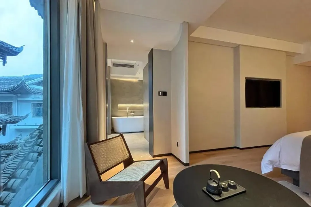 View (from property/room), Bed in Phoenix Hall House Hotel