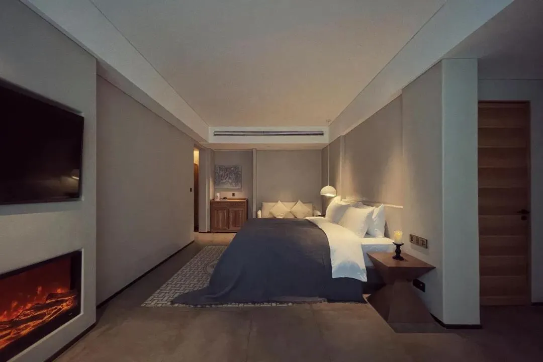 Bed in Phoenix Hall House Hotel