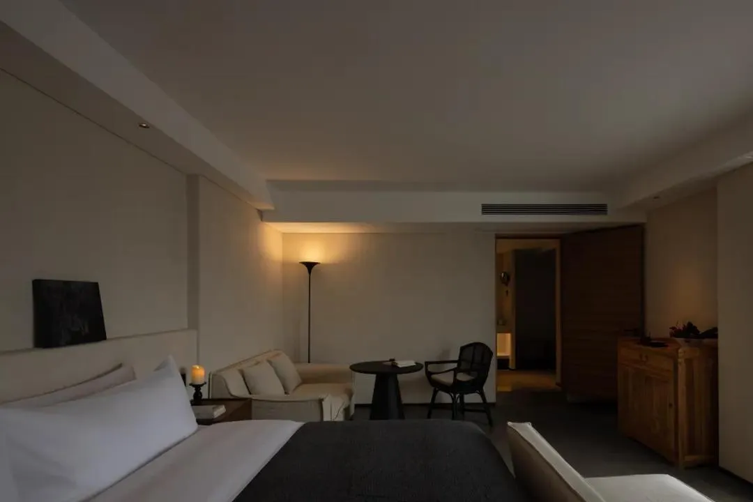 Bed in Phoenix Hall House Hotel