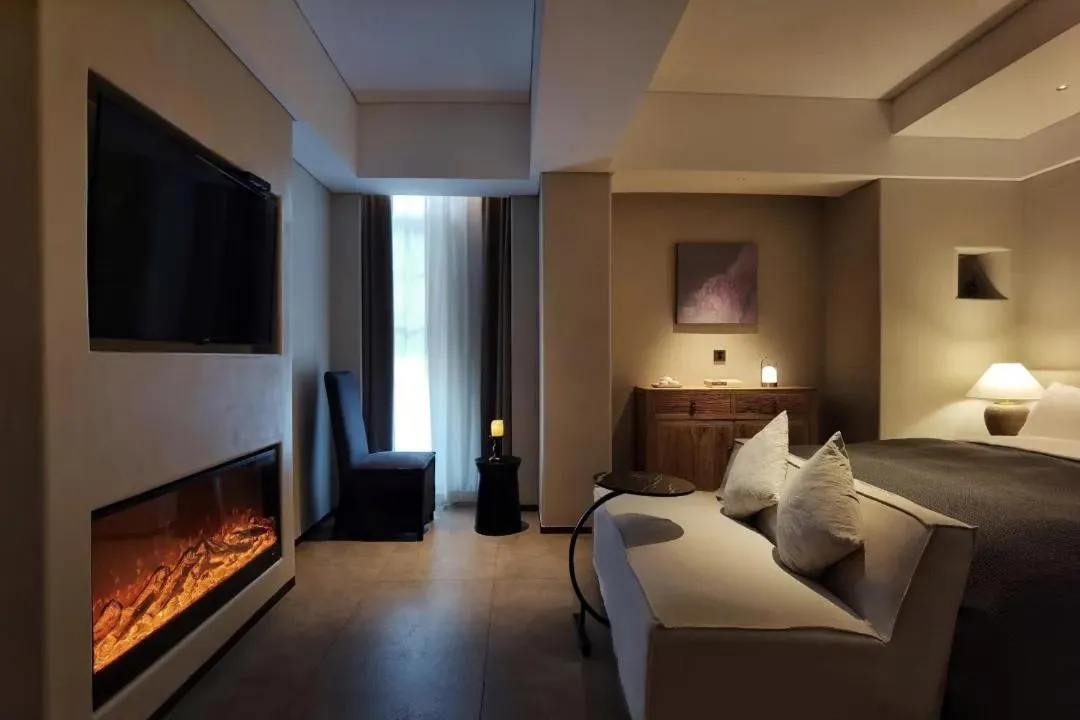 TV and multimedia, Bed in Phoenix Hall House Hotel