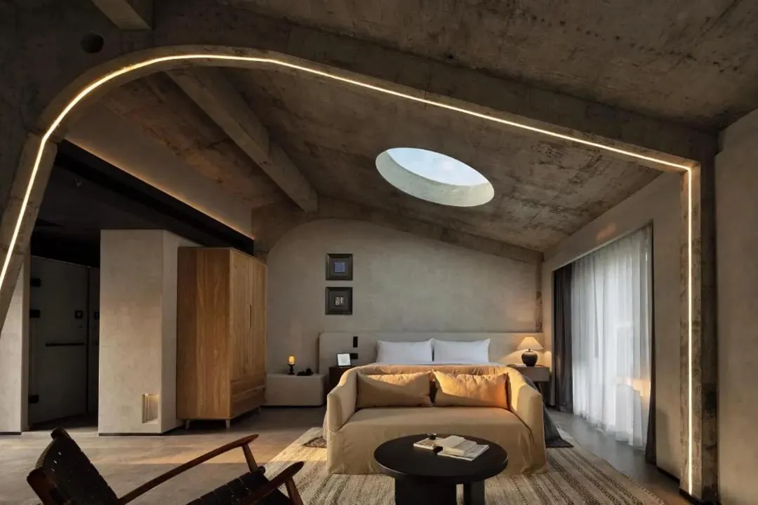 Bed in Phoenix Hall House Hotel