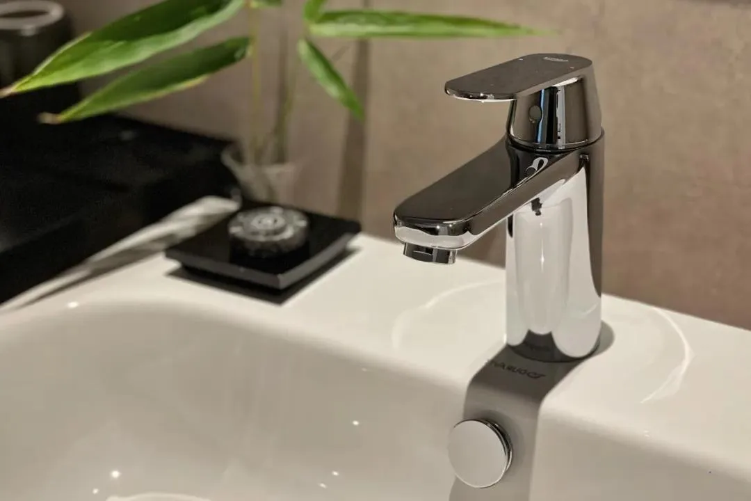 Bathroom in Phoenix Hall House Hotel