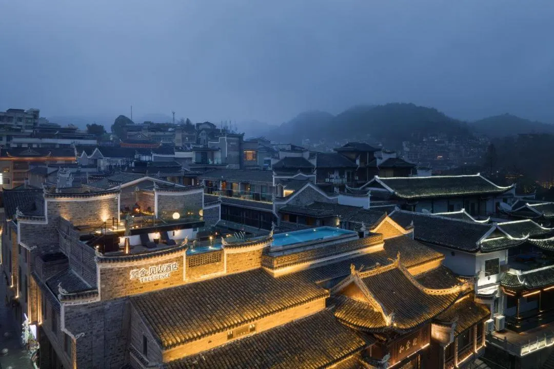 Property building in Phoenix Hall House Hotel