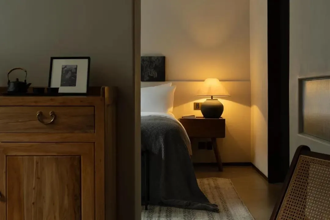 Bed in Phoenix Hall House Hotel