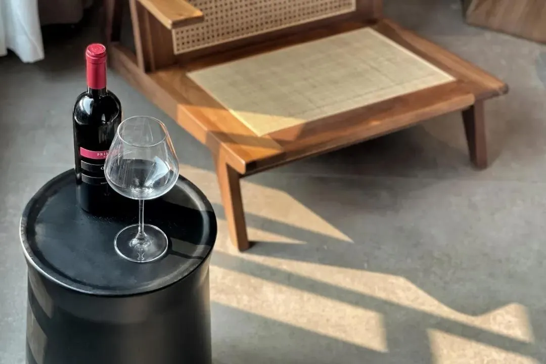 Drinks in Phoenix Hall House Hotel