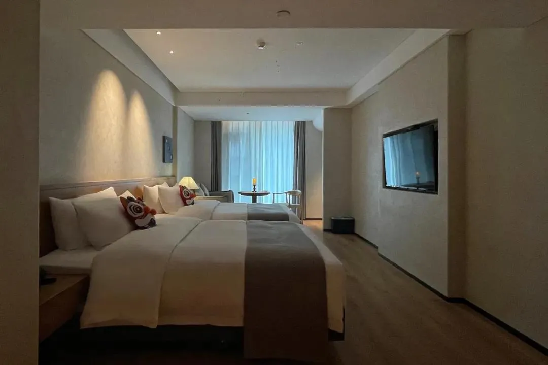 Bed in Phoenix Hall House Hotel