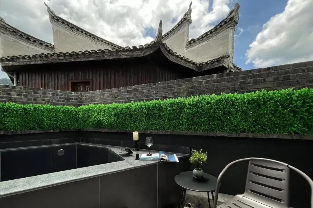 King Room with Balcony in Phoenix Hall House Hotel King Room with Balcony in Phoenix Hall House Hotel