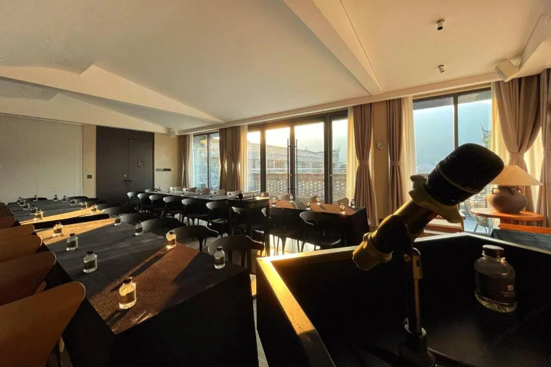 Meeting/conference room in Phoenix Hall House Hotel