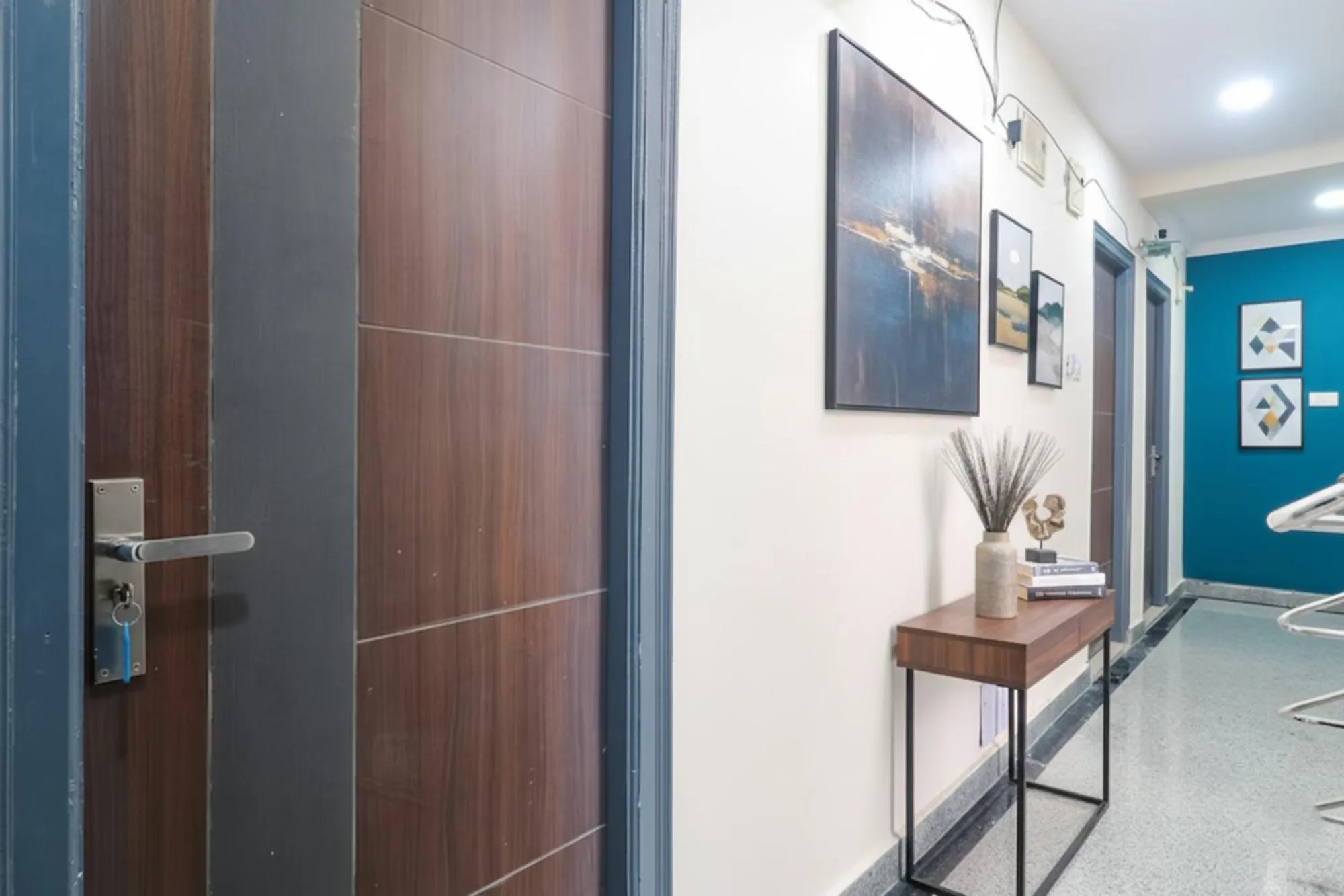 Lobby or reception in FabHotel Broholic Suites - Nr US Consulate, Financial District