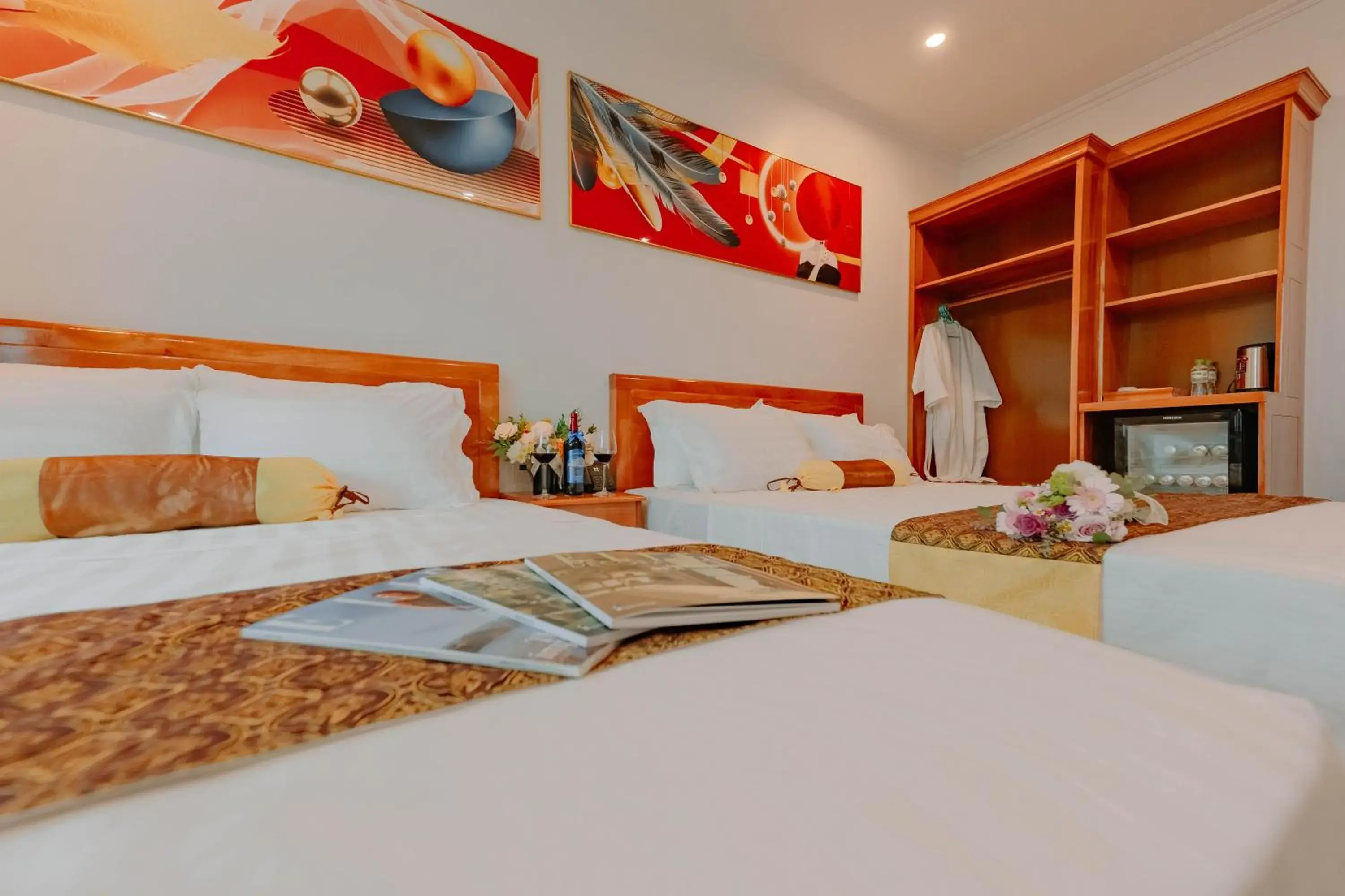 Deluxe Queen Room with Two Queen Beds in Tuan Nam Hotel Deluxe Queen Room with Two Queen Beds in Tuan Nam Hotel