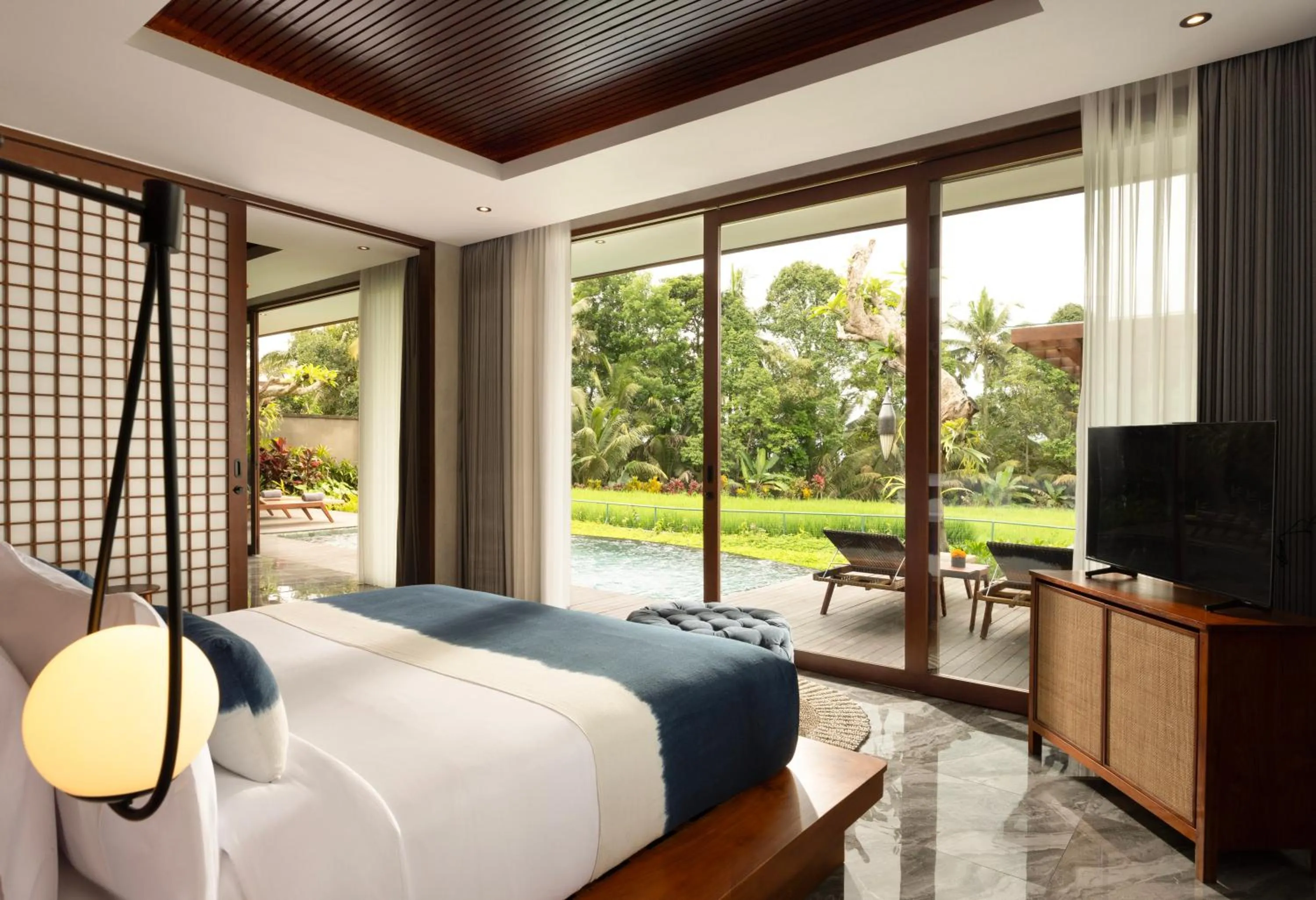 Bed in Inara Alas Harum