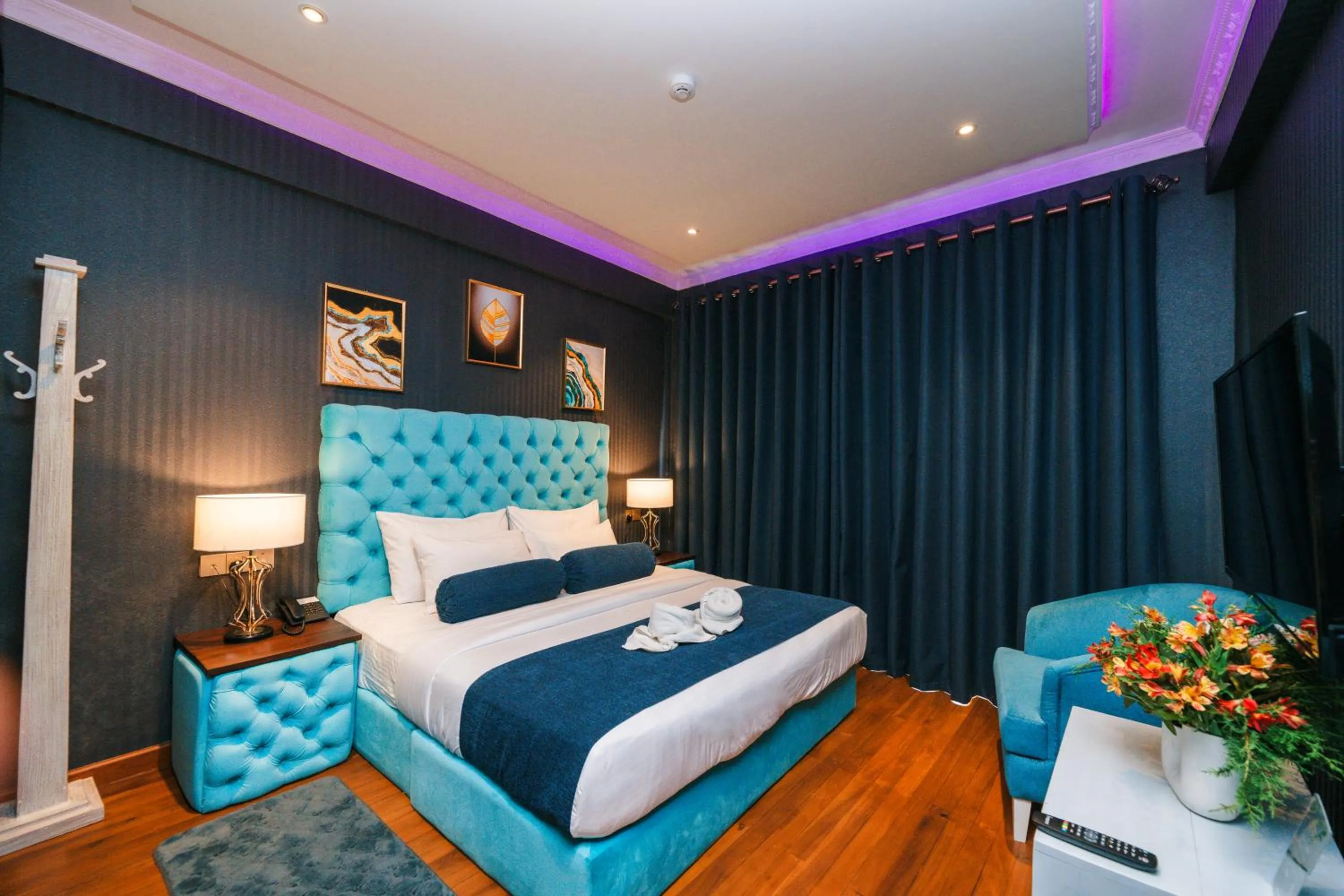 Photo of the whole room, Bed in Baron Luxury Boutique