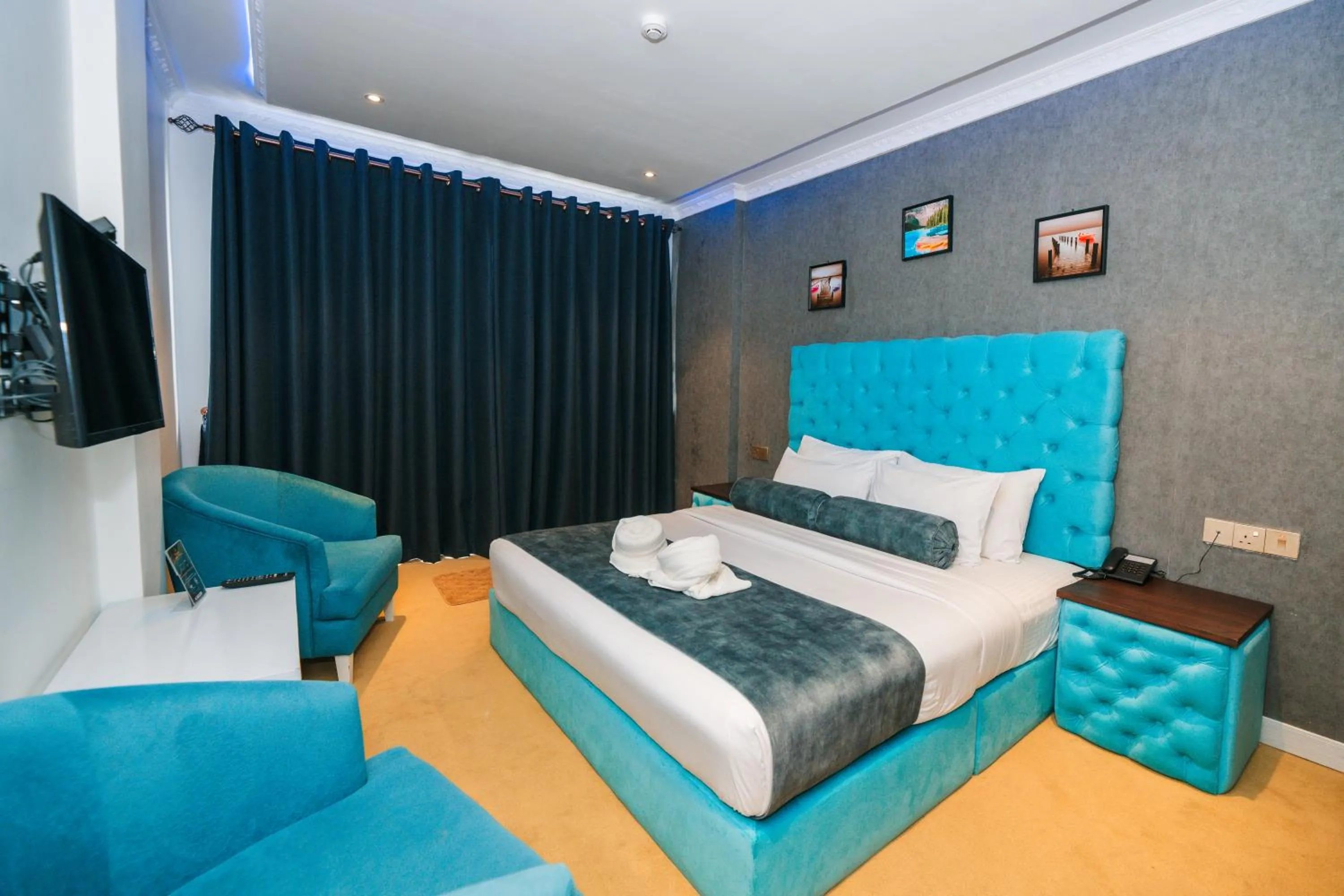 Bedroom, Bed in Baron Luxury Boutique