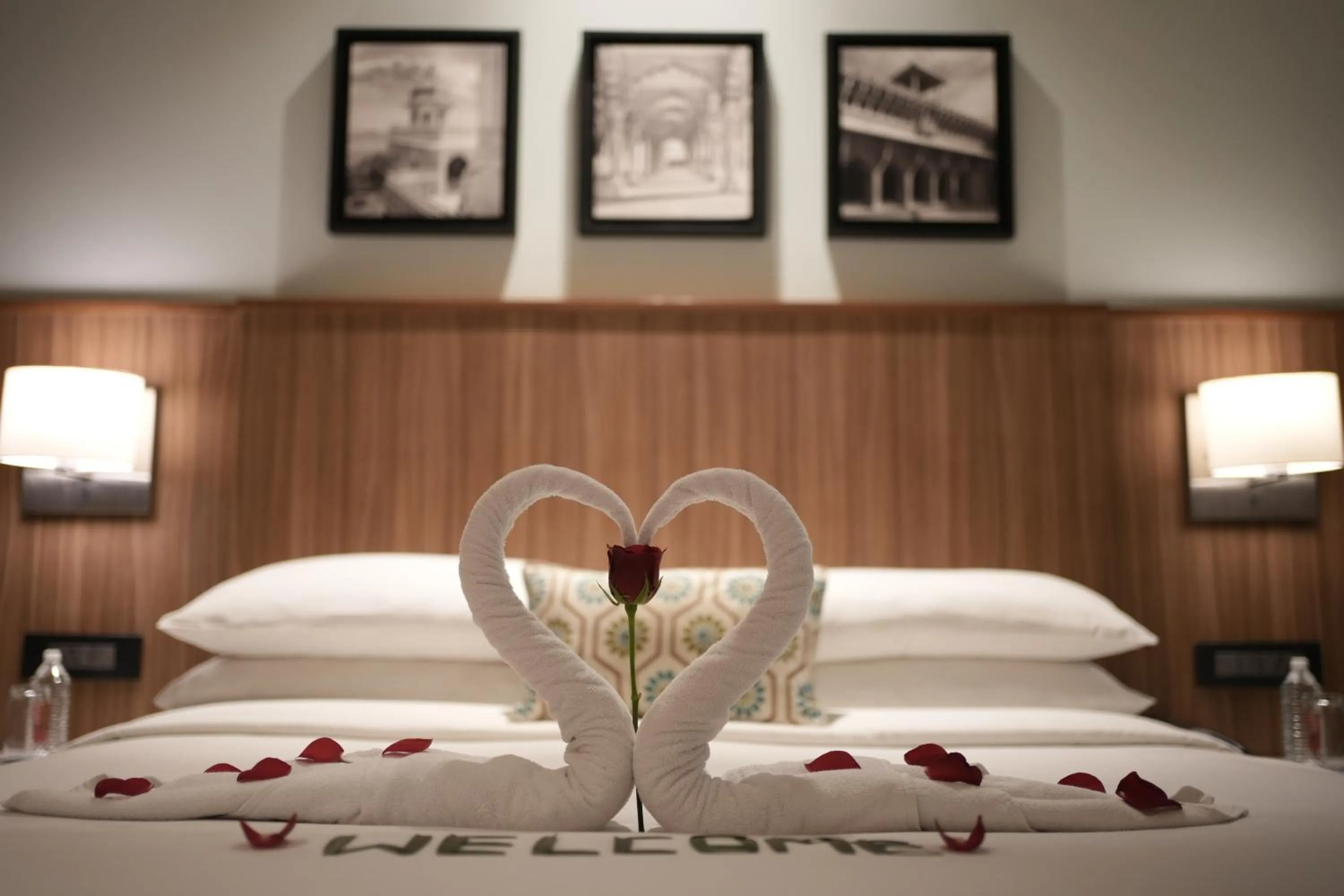 View (from property/room), Bed in Fairfield by Marriott Agra